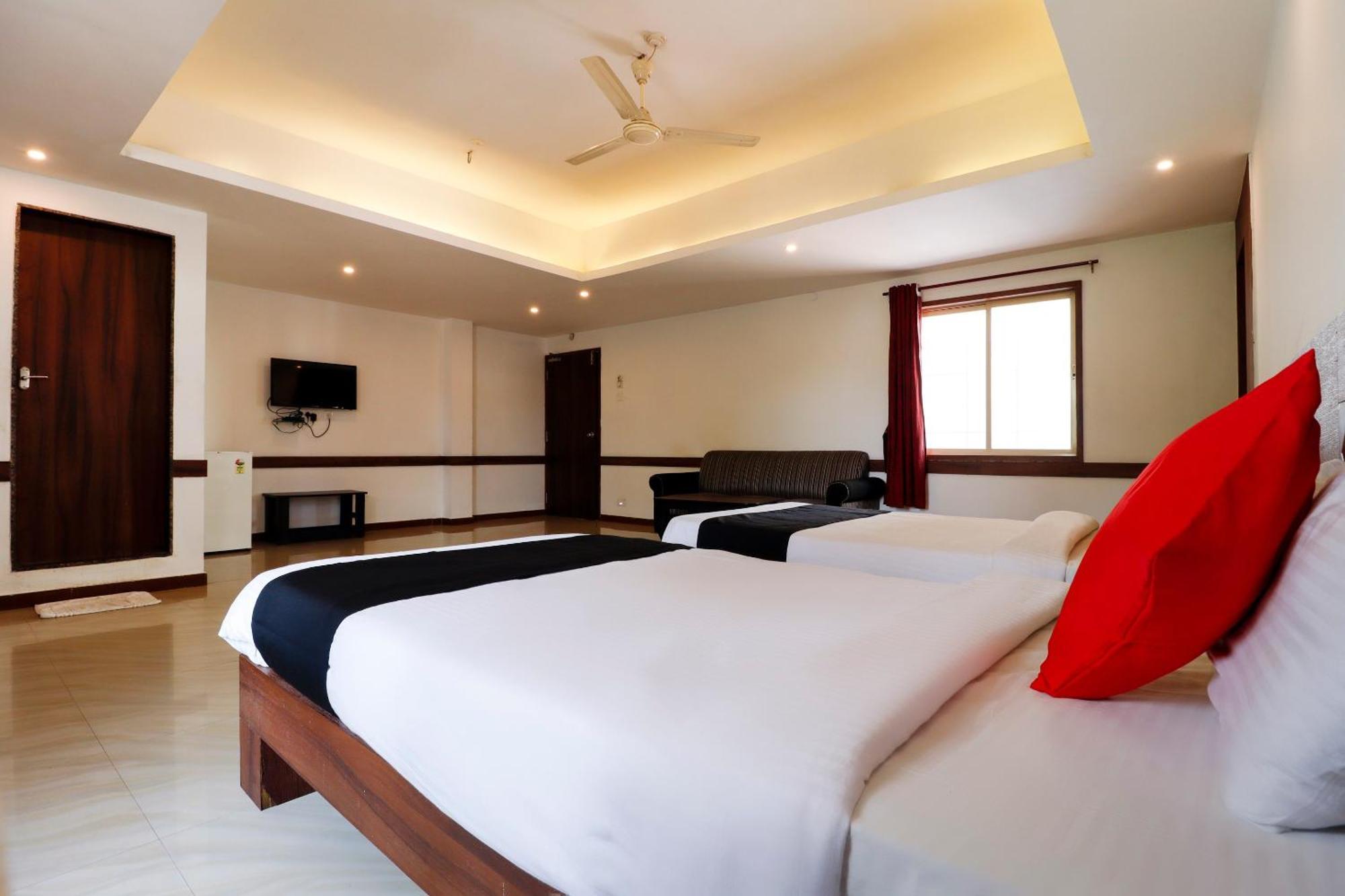 Hotel Capital O Sai Arya Residency 3*