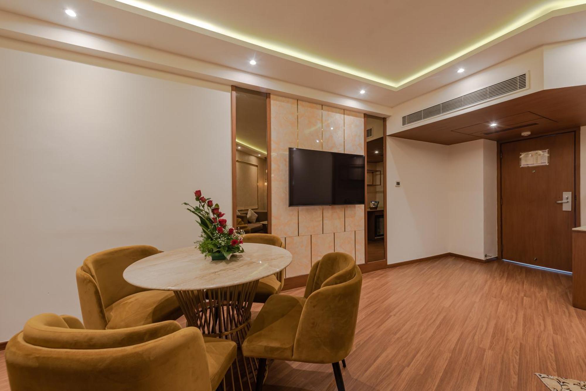 Hotel Goldfinch Mangalore