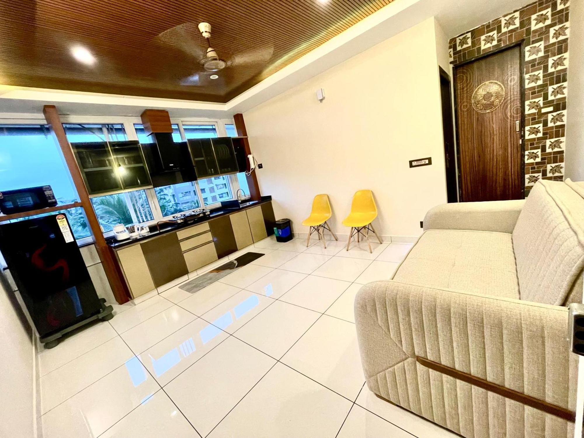 #1bhk With 3-4 Person Occupancy Family Only Apartment