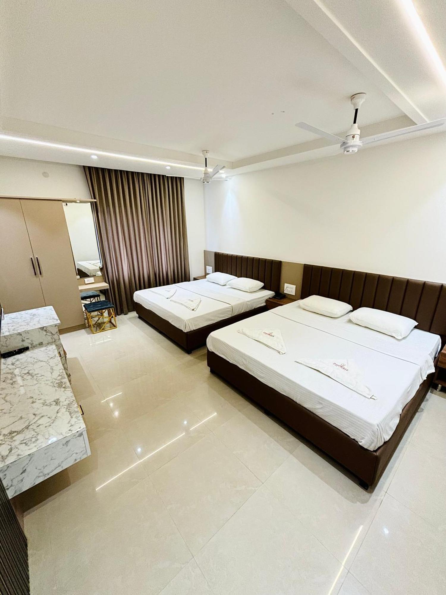 Citywalk Residency Hotel 2*