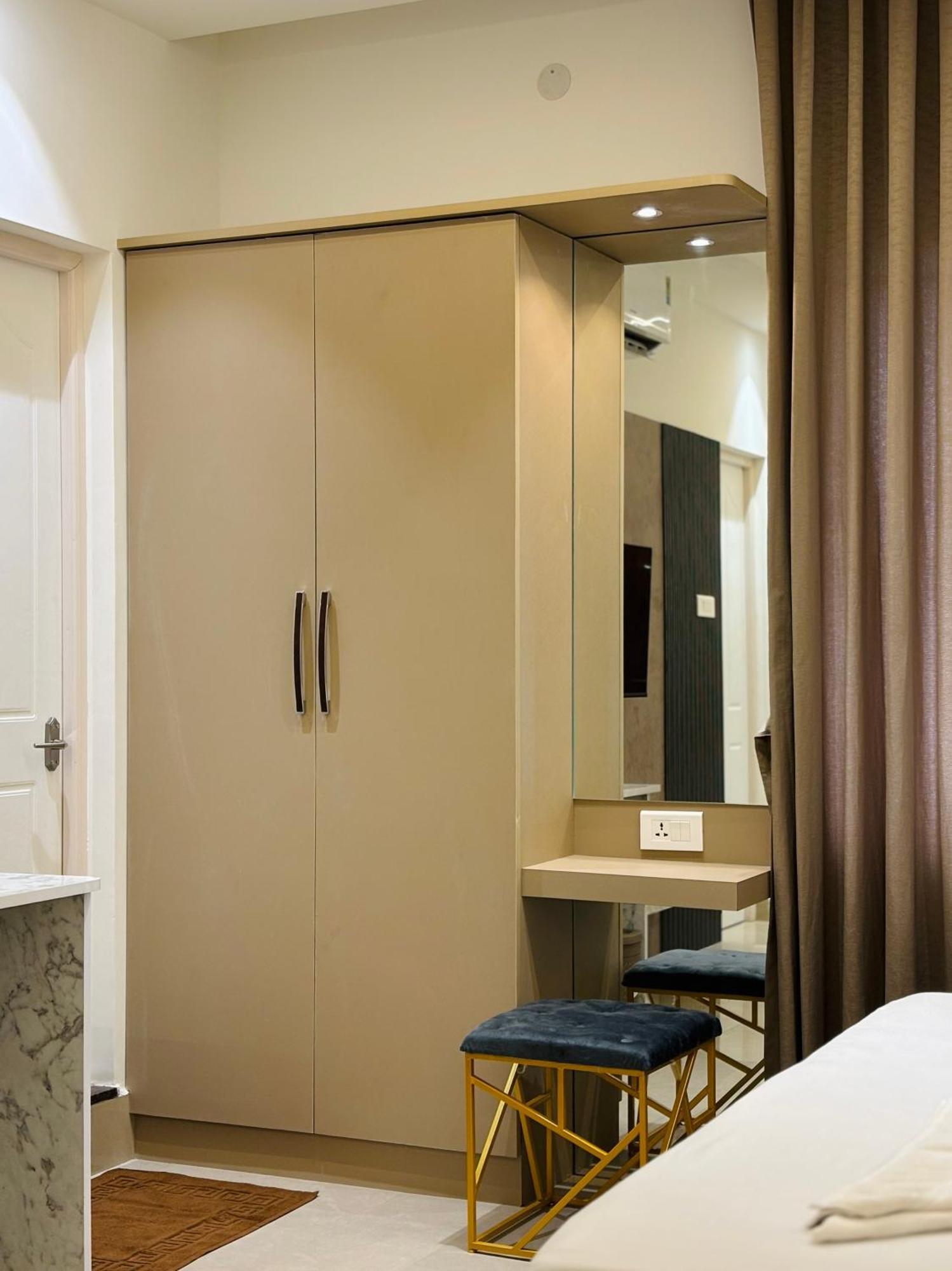 Hotel Citywalk Residency