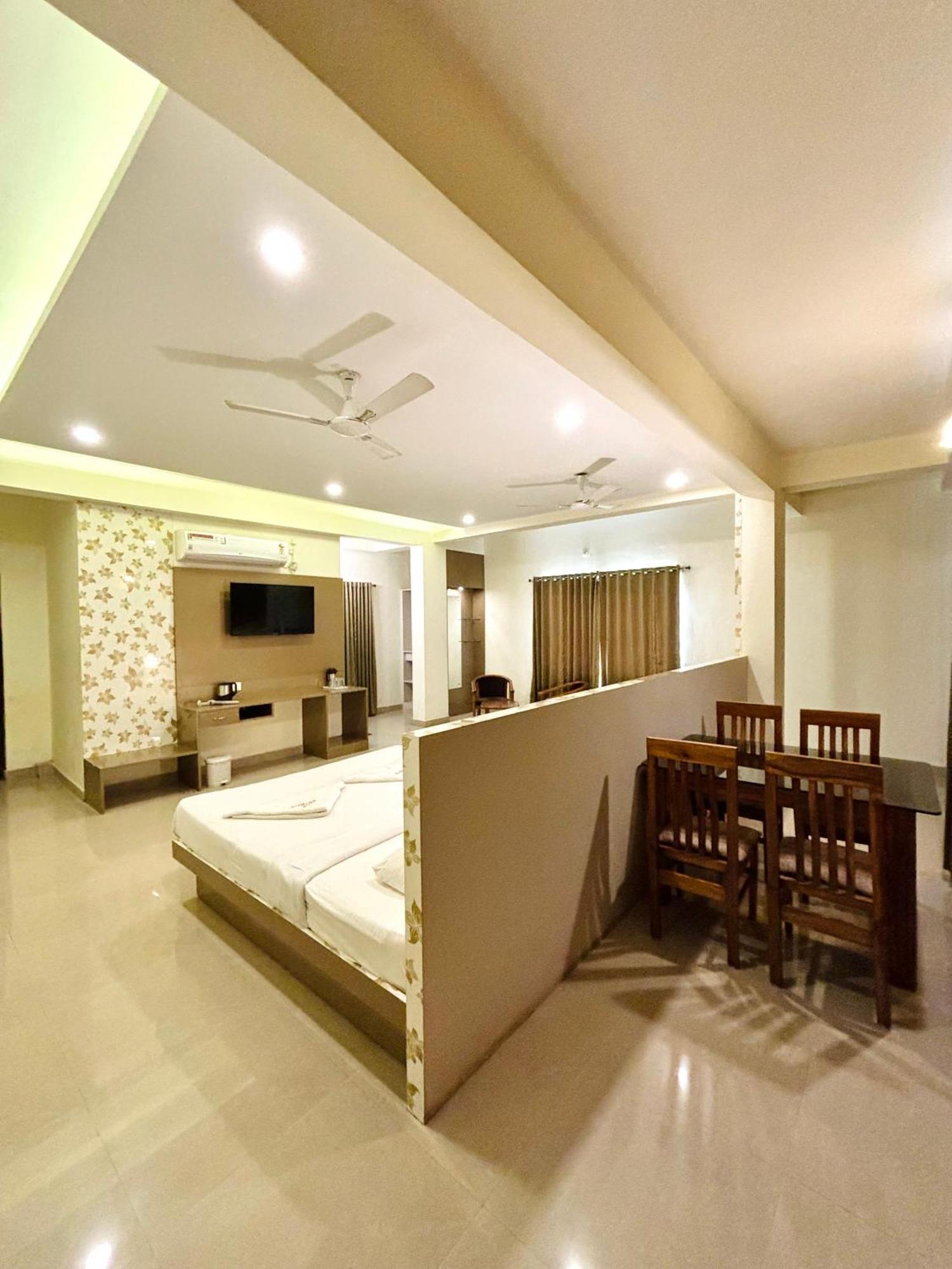Hotel Citywalk Residency