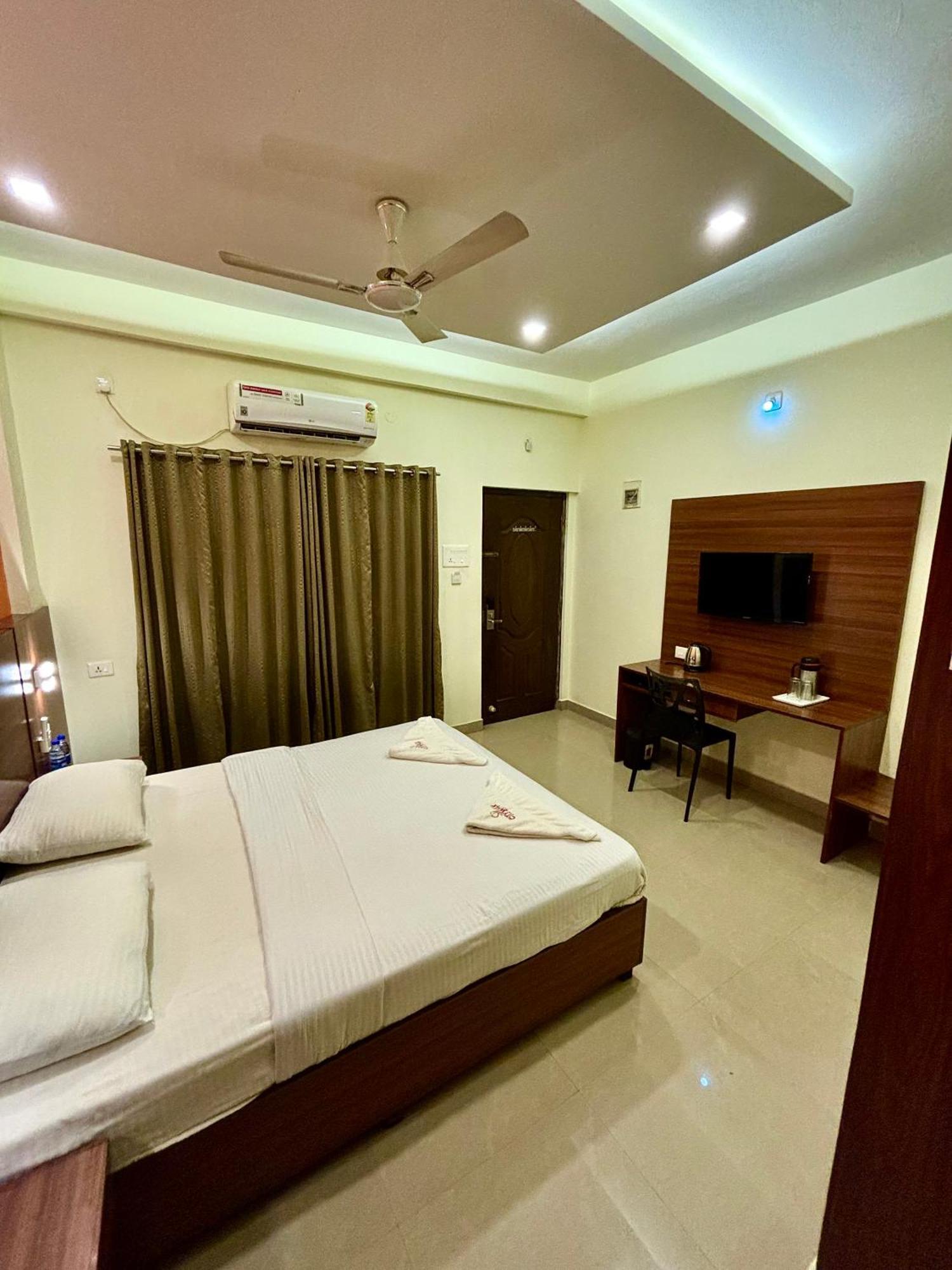 Citywalk Residency Hotel 2*
