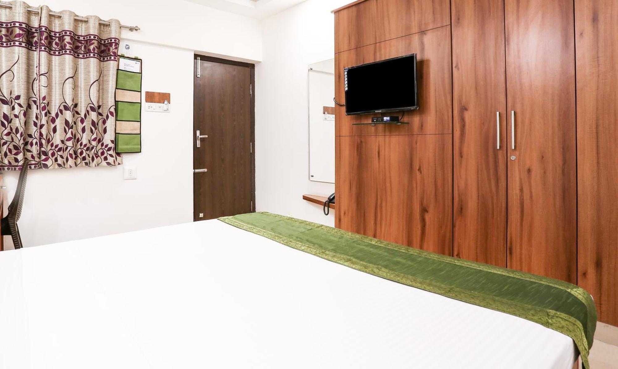 Hotel Treebo Comforts Inn, Road Deralakatte 3*
