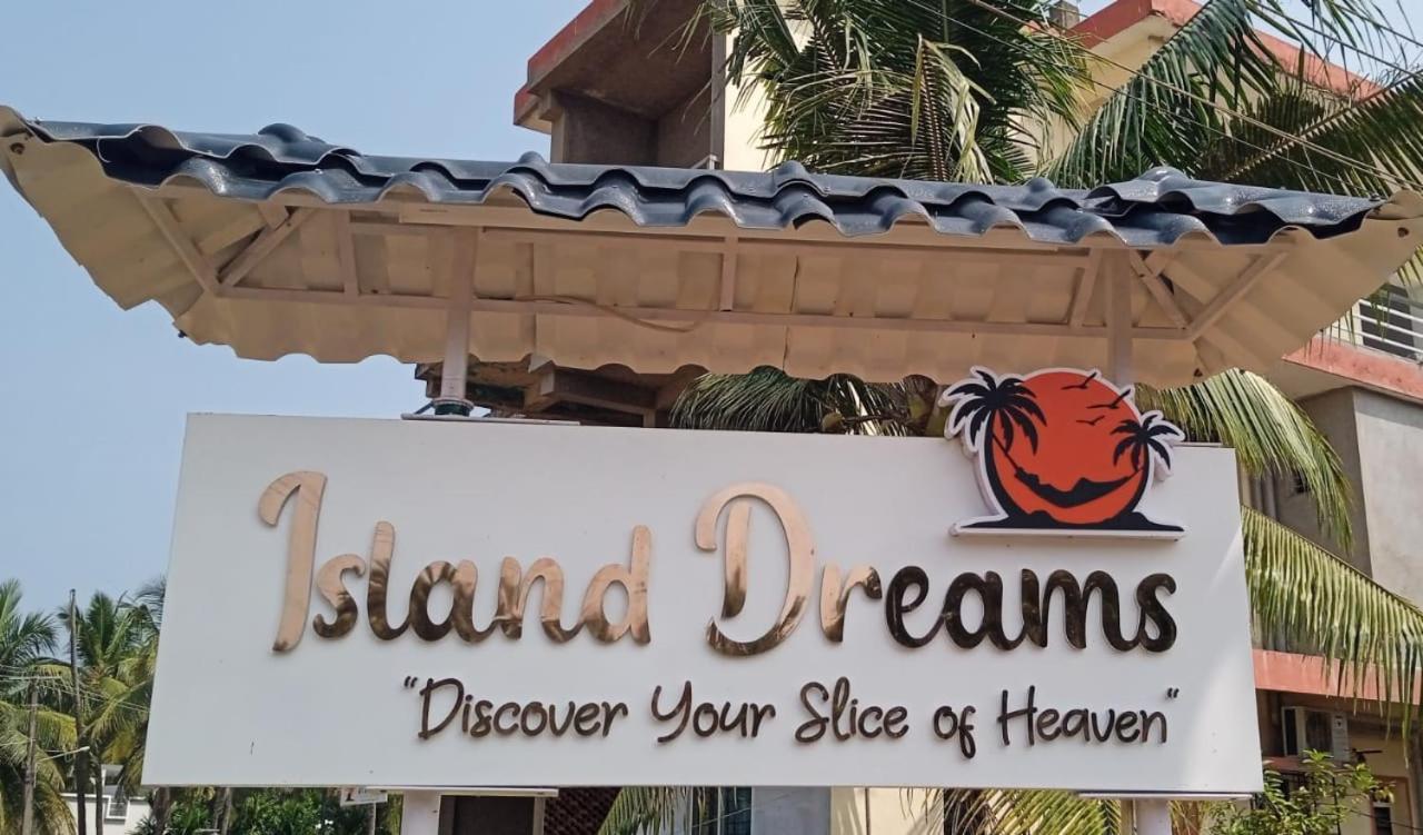 Resort Island Dreams *