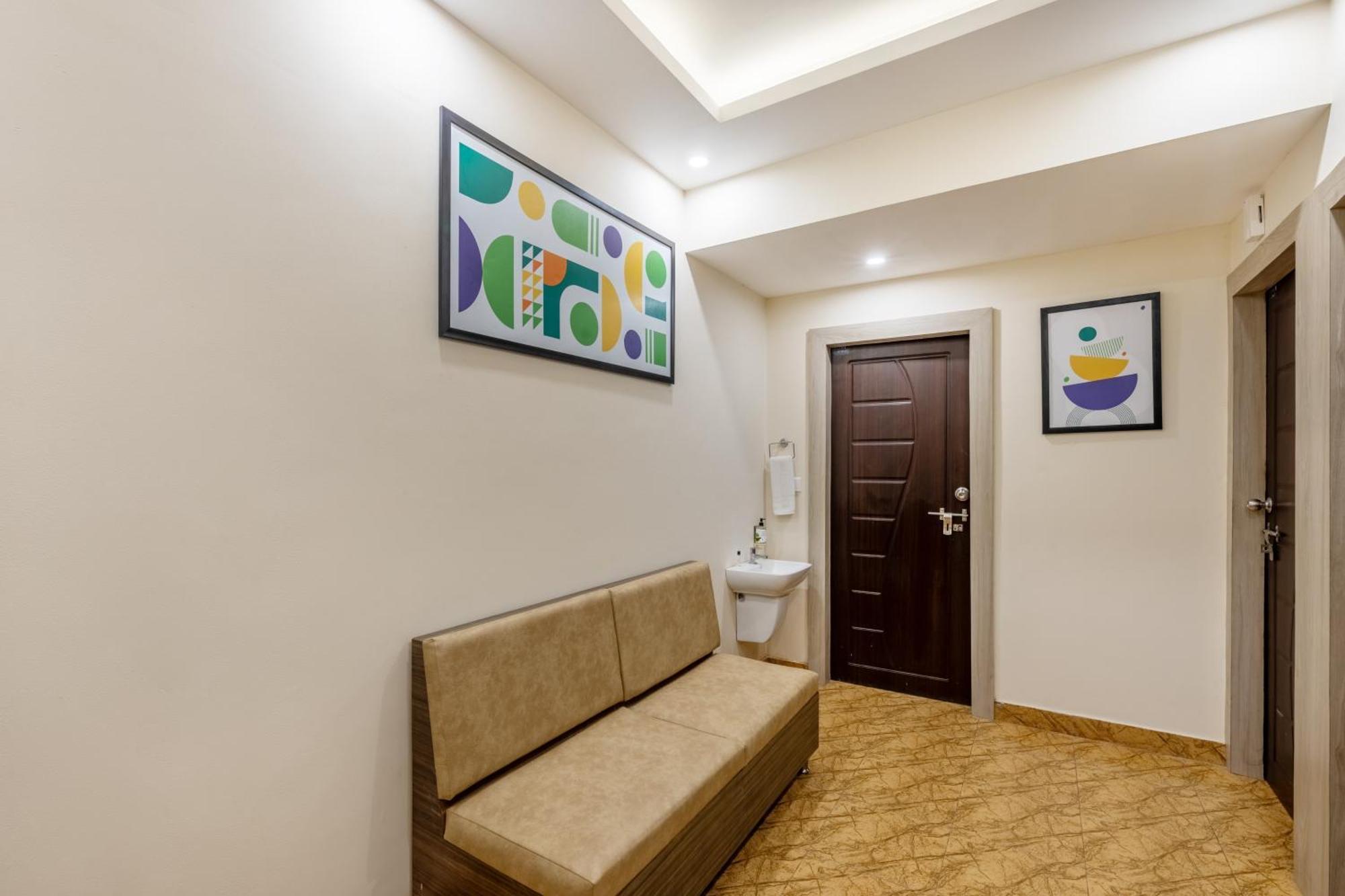 Hotel Treebo Sky Grand, 5 Min From Airport 3*