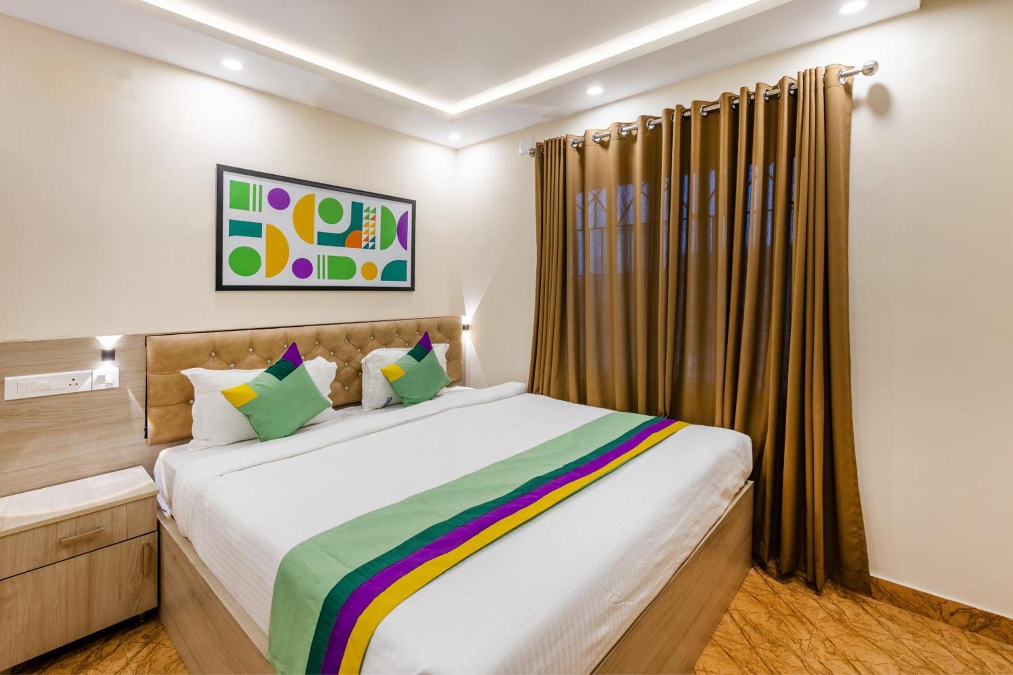 Hotel Treebo Sky Grand, 5 Min From Airport