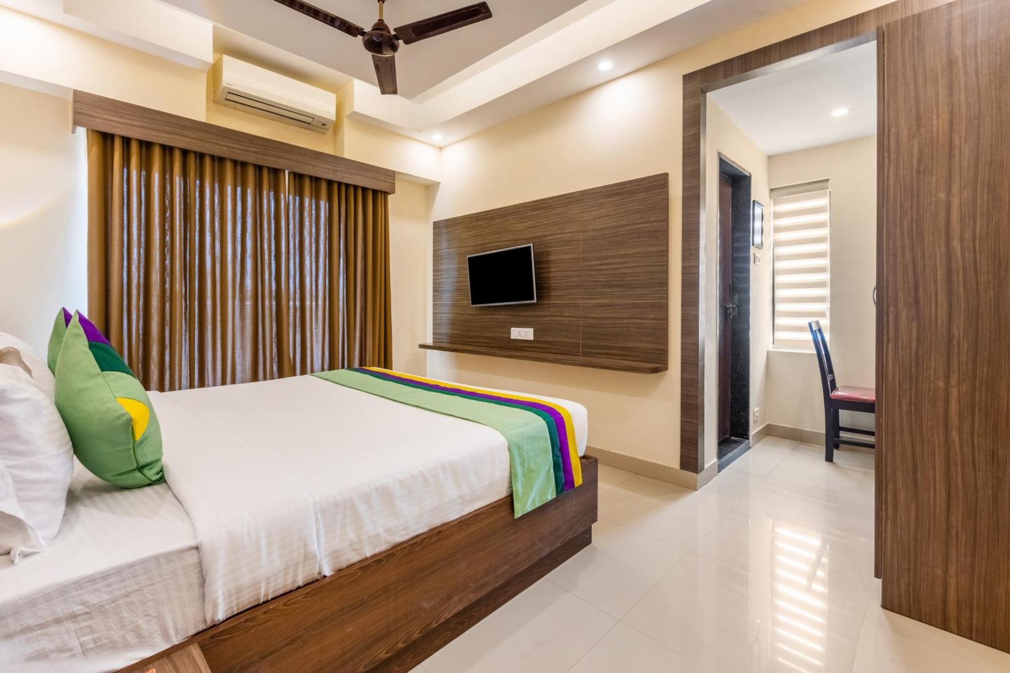 Treebo Sky Grand, 5 Min From Airport Hotel 3*