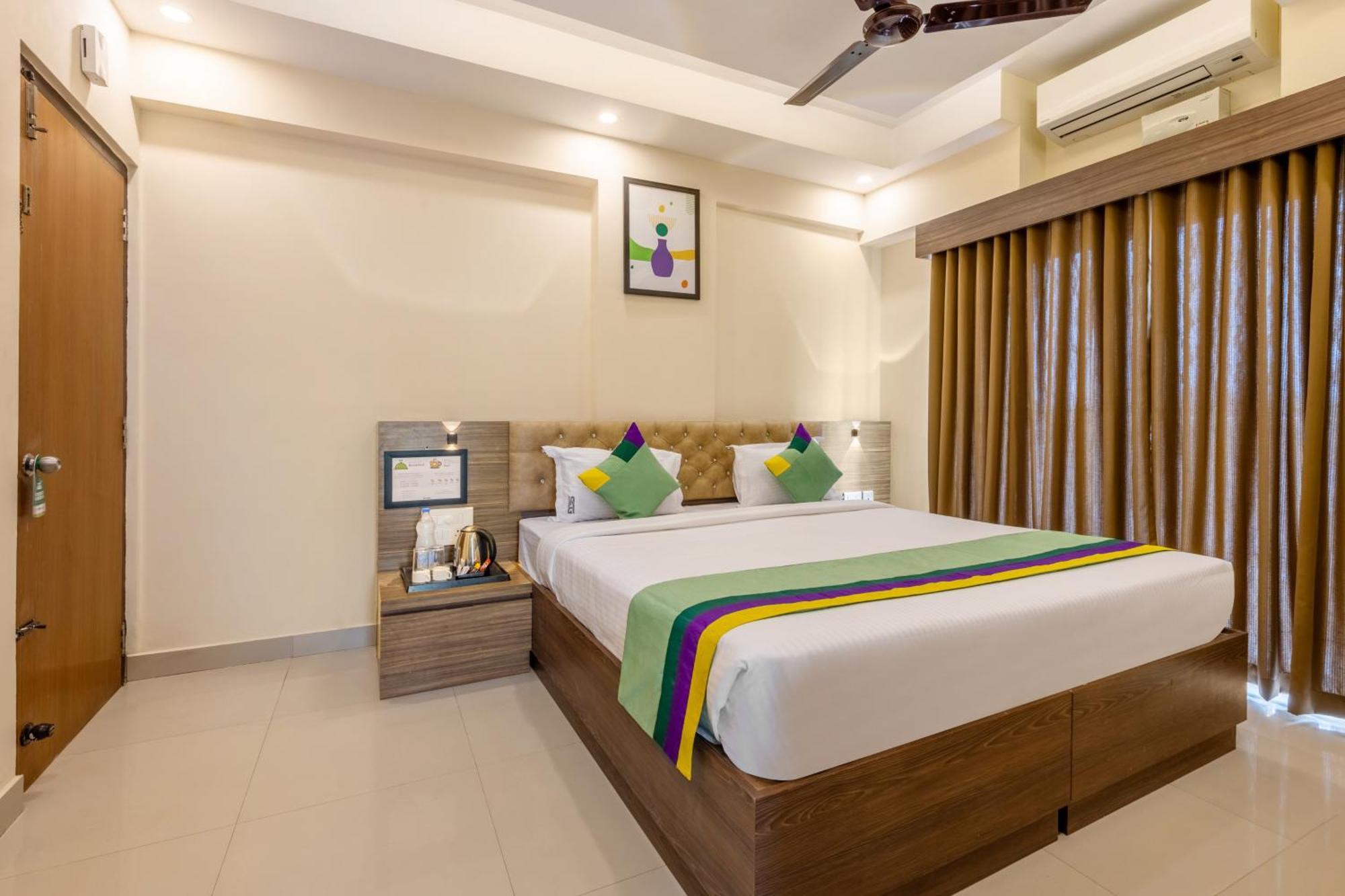 Hotel Treebo Sky Grand, 5 Min From Airport