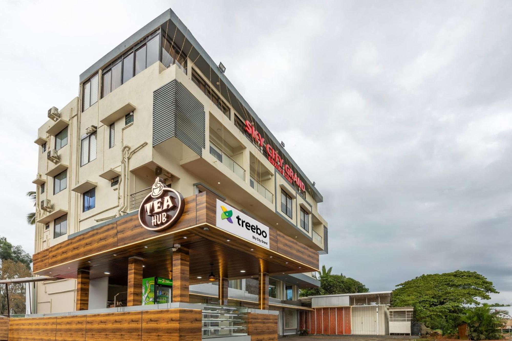 Treebo Sky Grand, 5 Min From Airport Hotel 3*