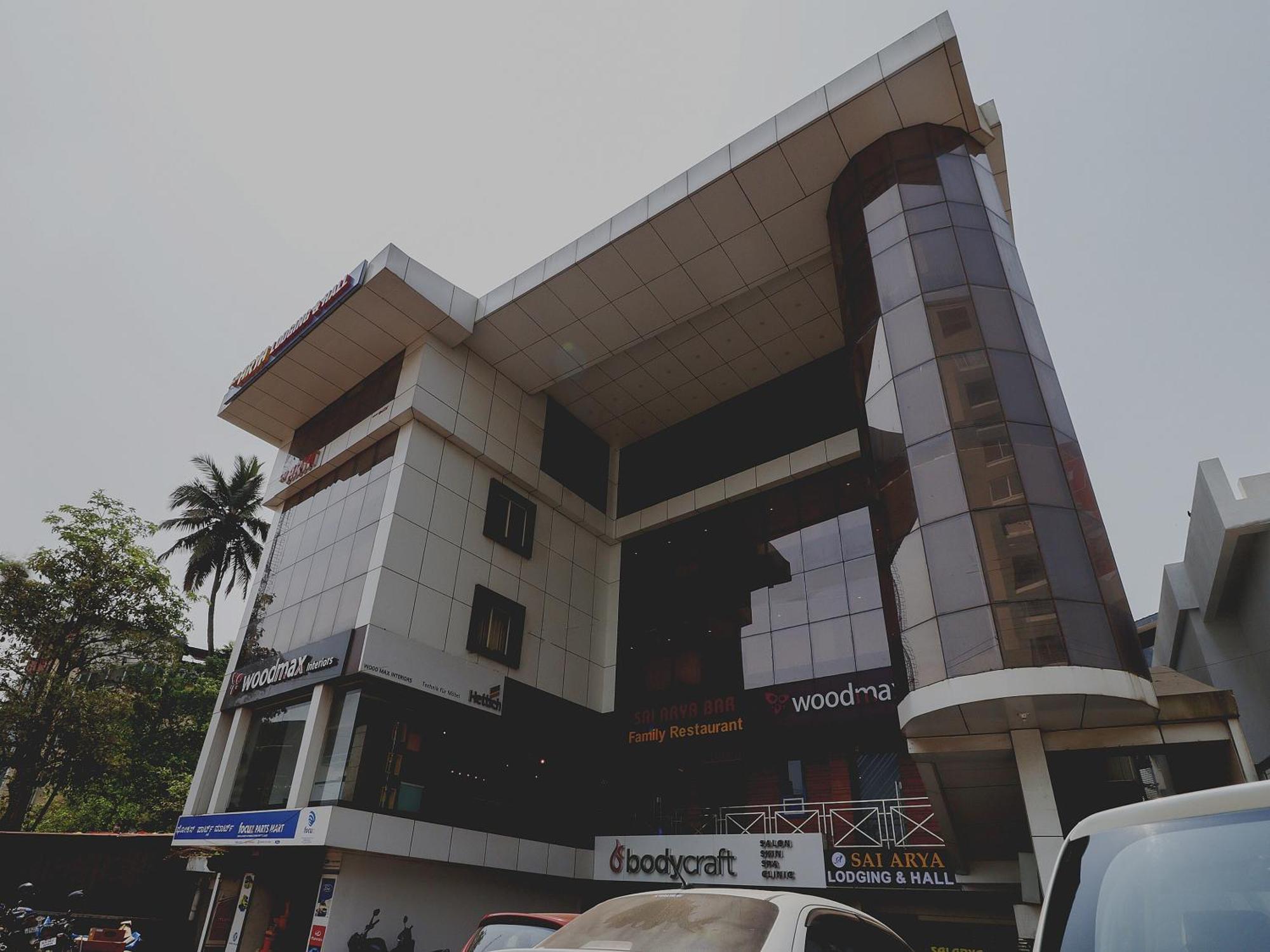 Hotel Capital O Sai Arya Residency