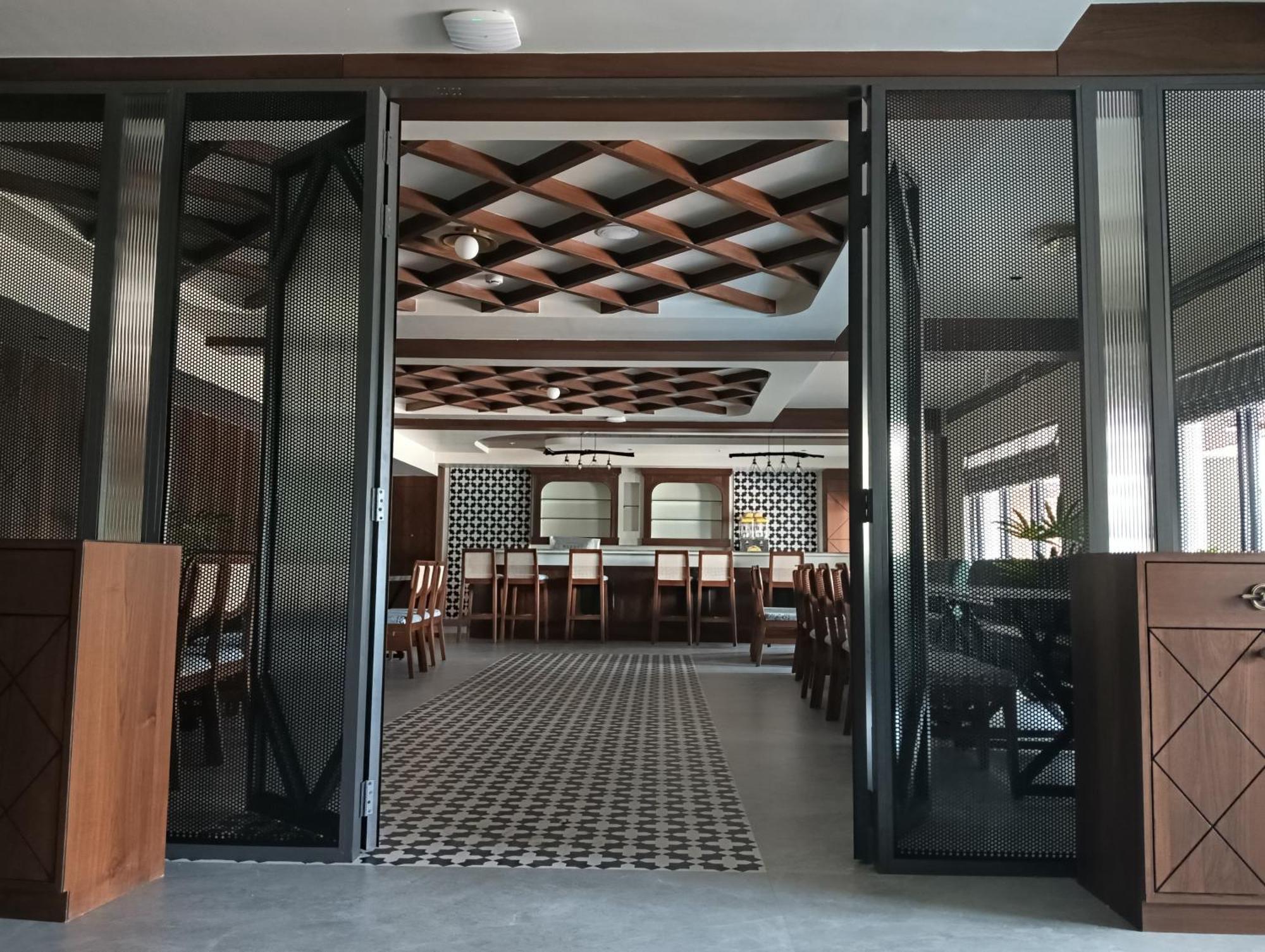 Hotel Aj Grand Elite 3*