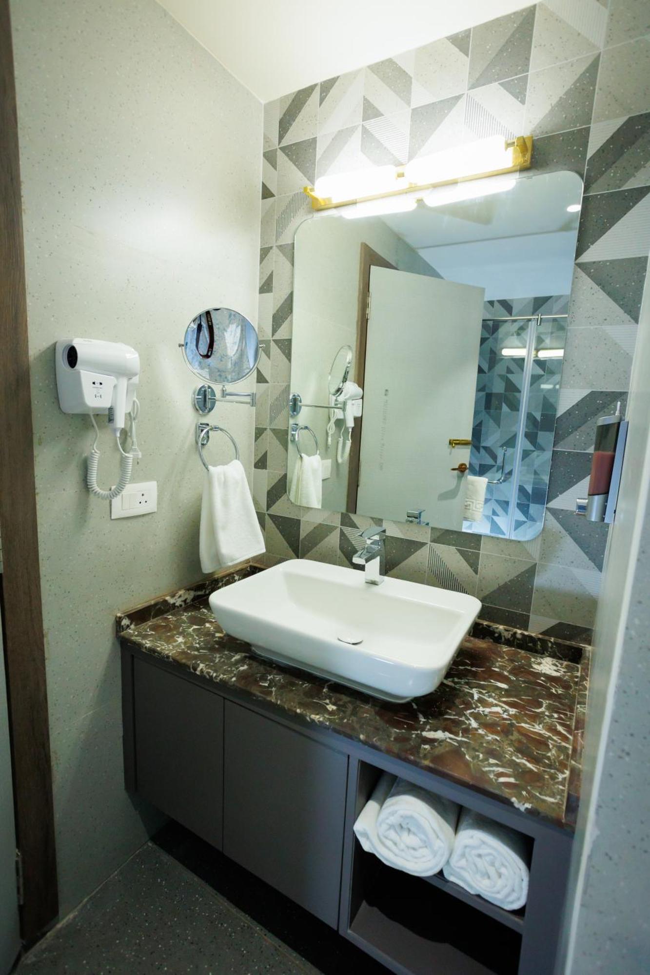 Aj Grand Elite Hotel Mangalore