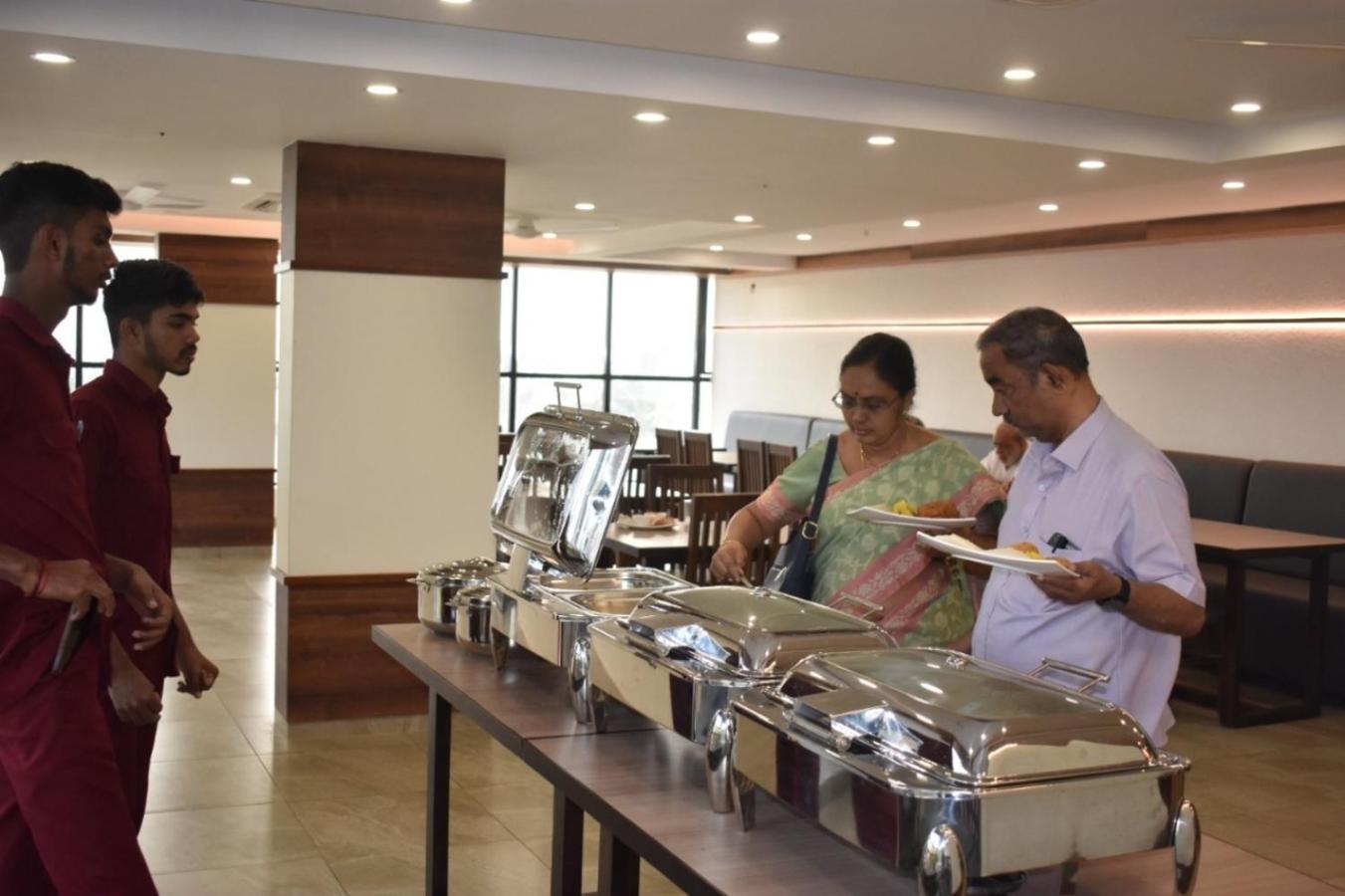 Aurelia Comforts - Deralakatte Hotel