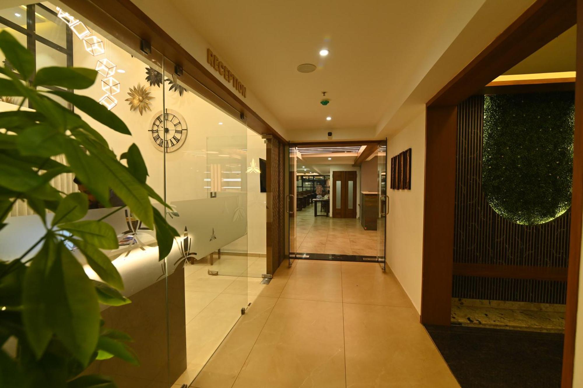 Aurelia Comforts - Deralakatte Hotel