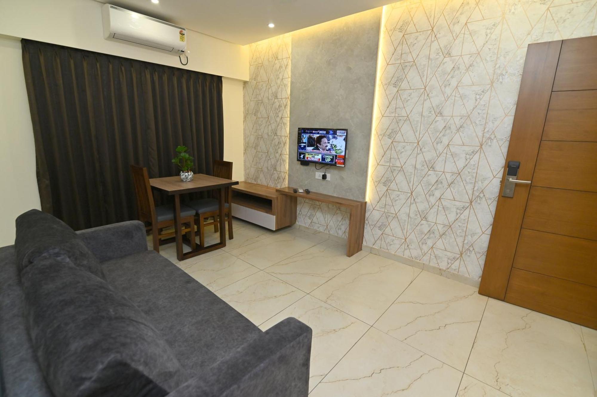 Hotel Aurelia Comforts - Deralakatte Mangalore