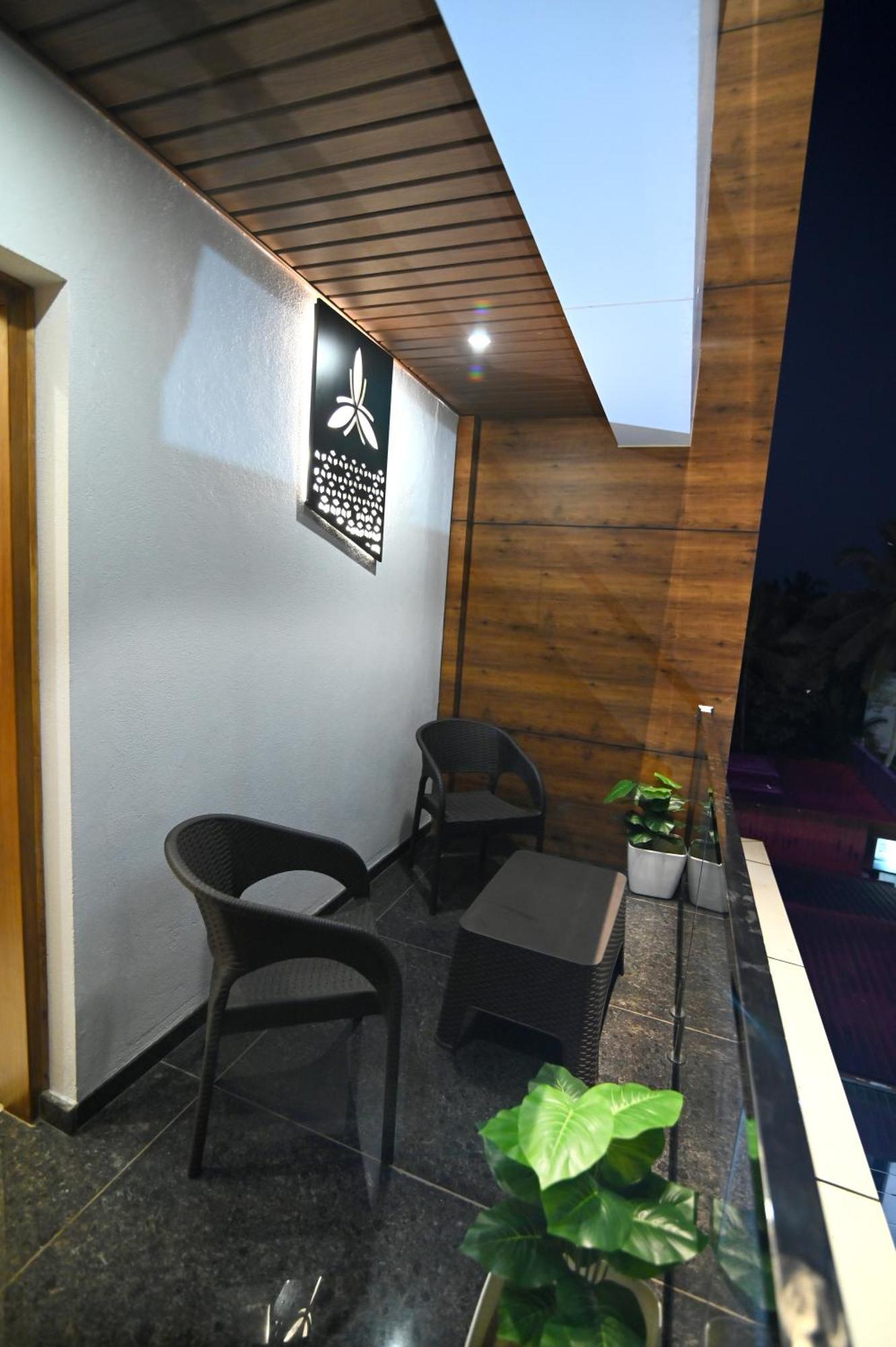 Hotel Aurelia Comforts - Deralakatte
