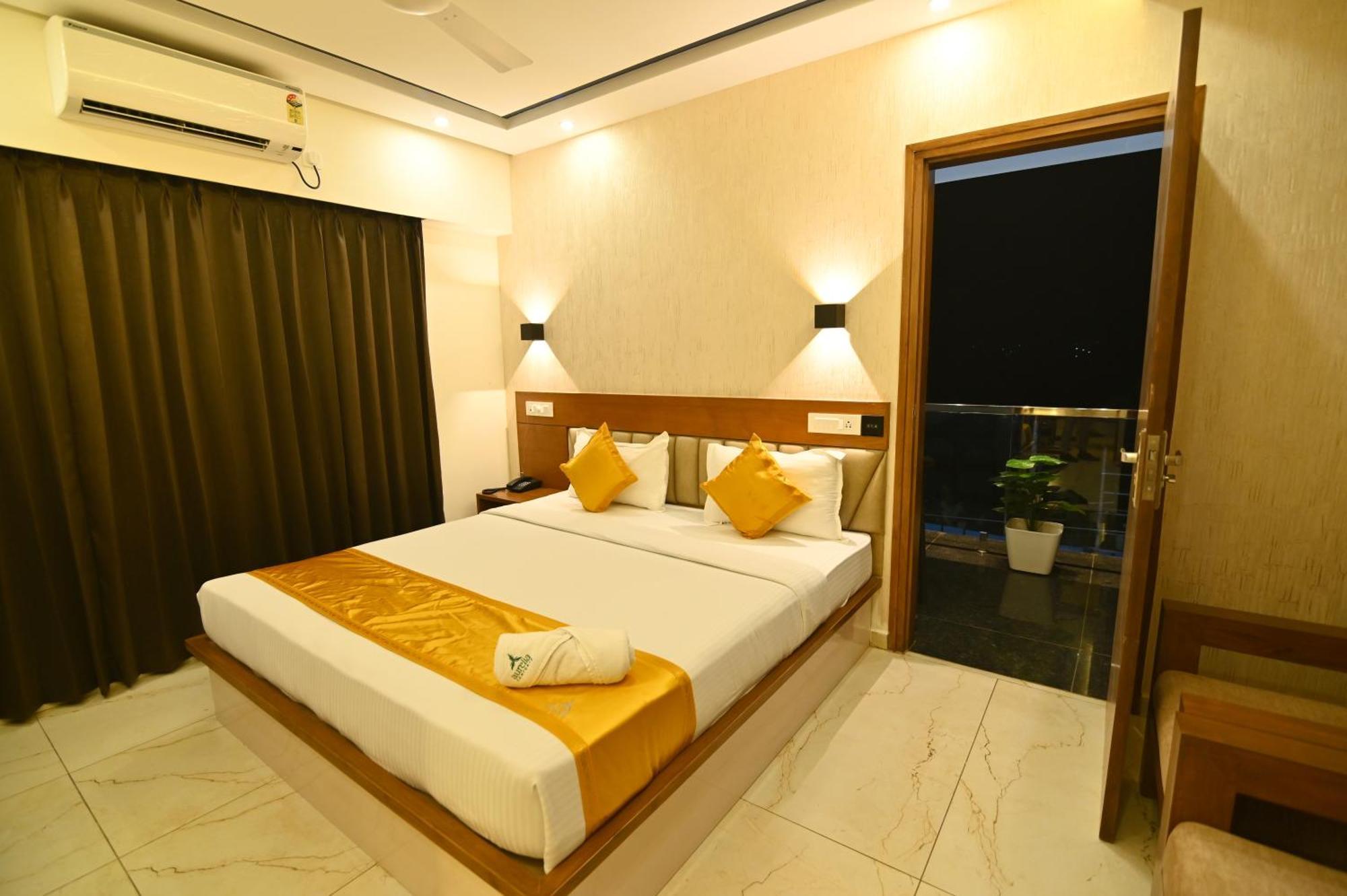 Aurelia Comforts - Deralakatte Hotel Mangalore