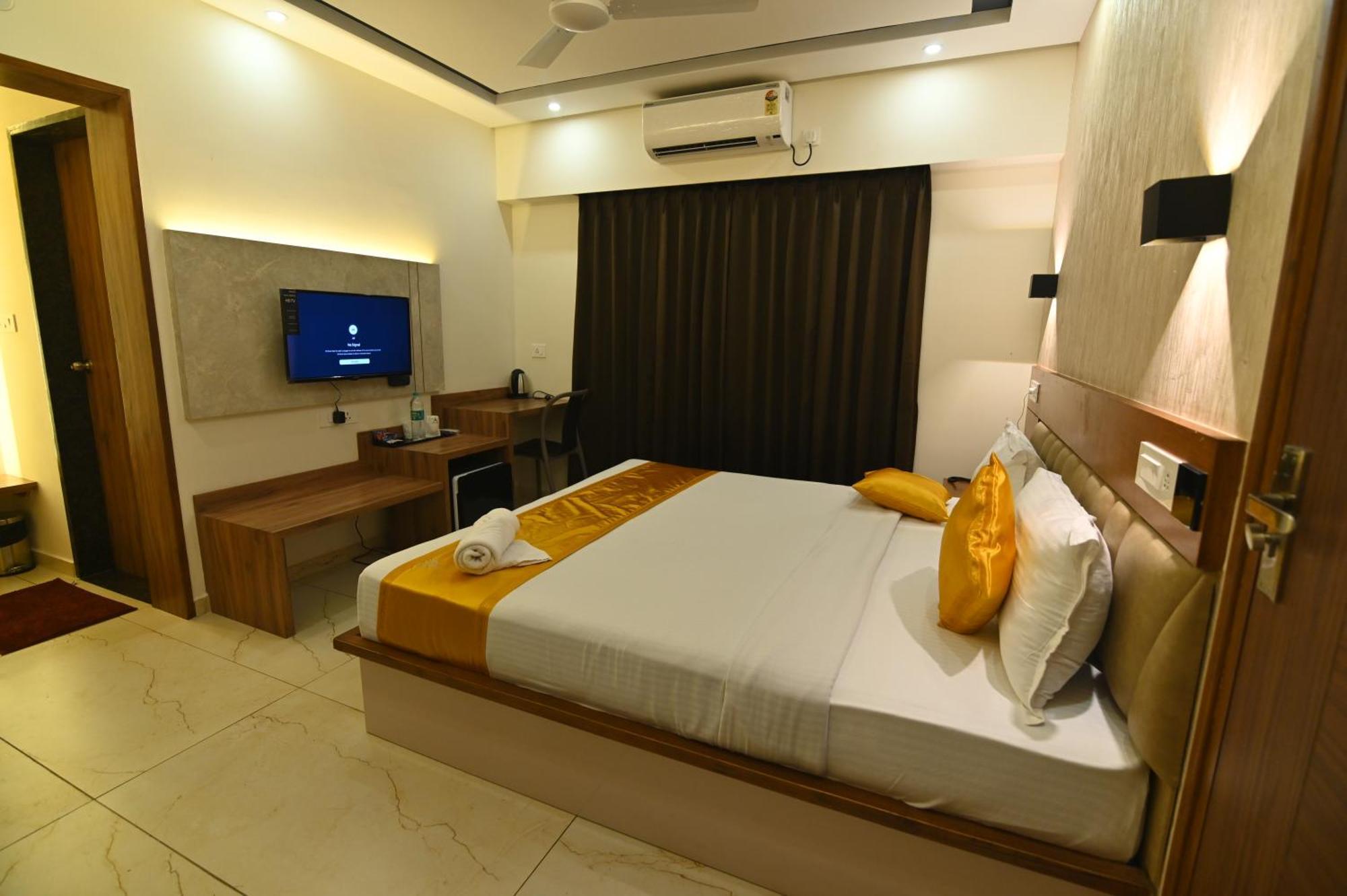 Hotel Aurelia Comforts - Deralakatte Mangalore