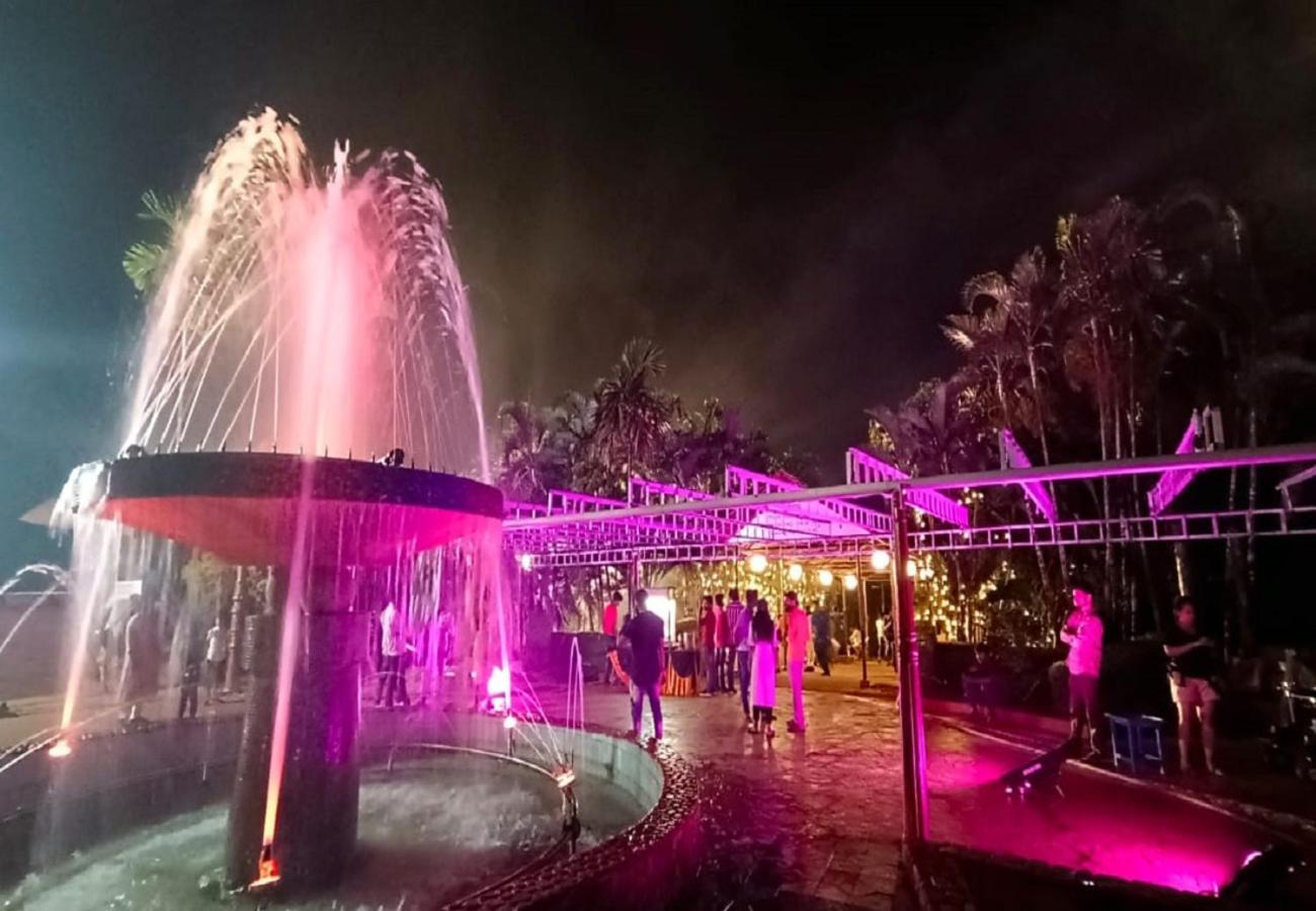 Hotel Manasa Water Park And *