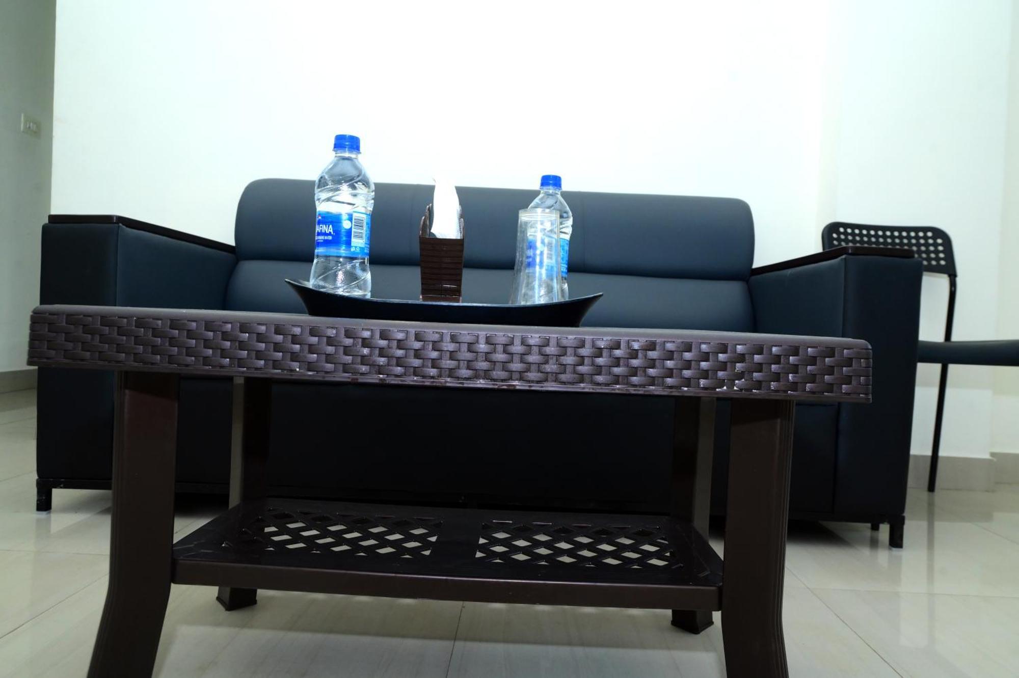 Hotel Aradhya Deralakatte