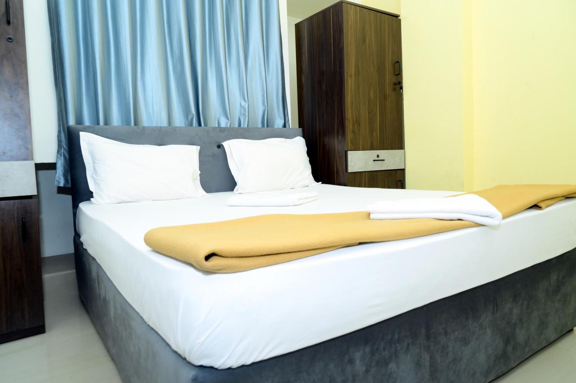 Aradhya Deralakatte Hotel 2*