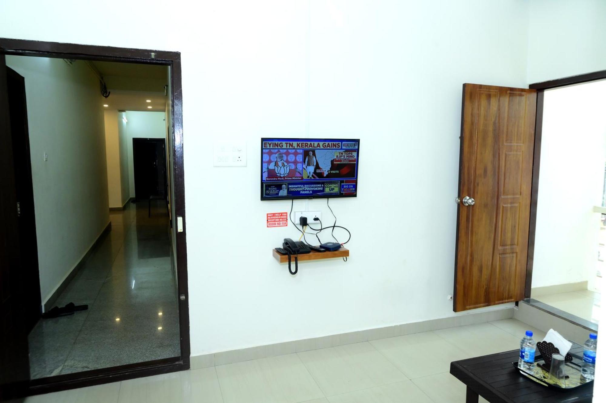 Hotel Aradhya Deralakatte 2*
