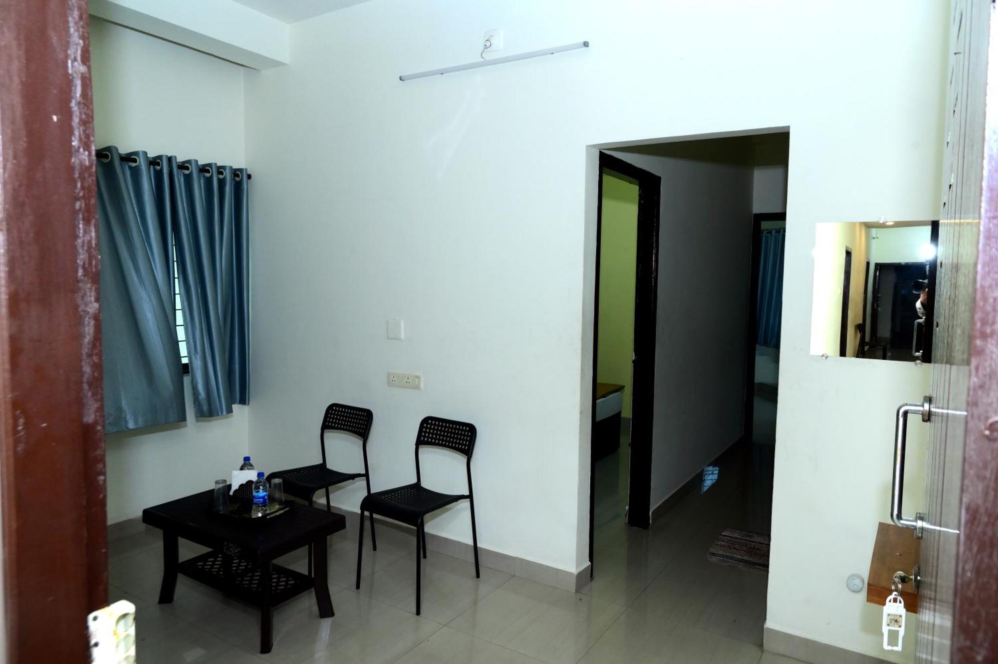 Aradhya Deralakatte Hotel Mangalore