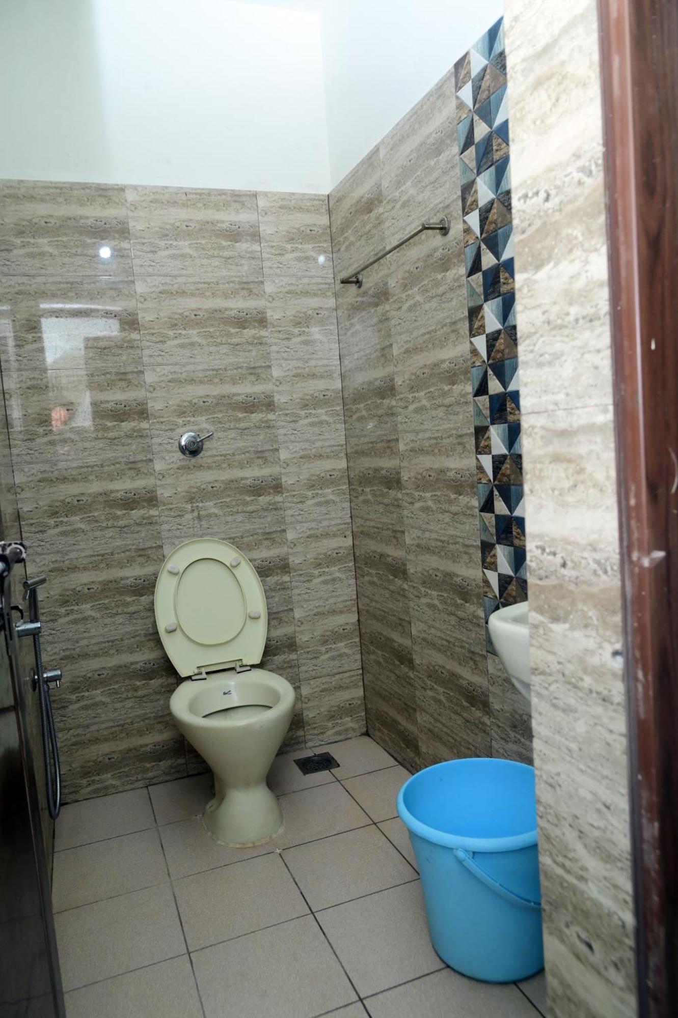 Hotel Aradhya Deralakatte Mangalore