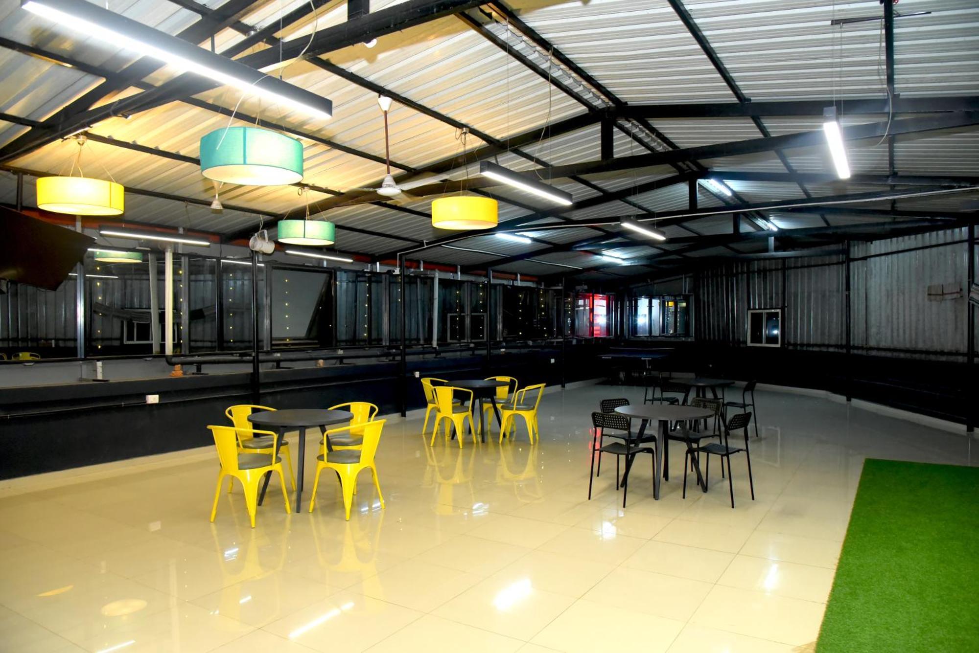 Aradhya Deralakatte Hotel Mangalore