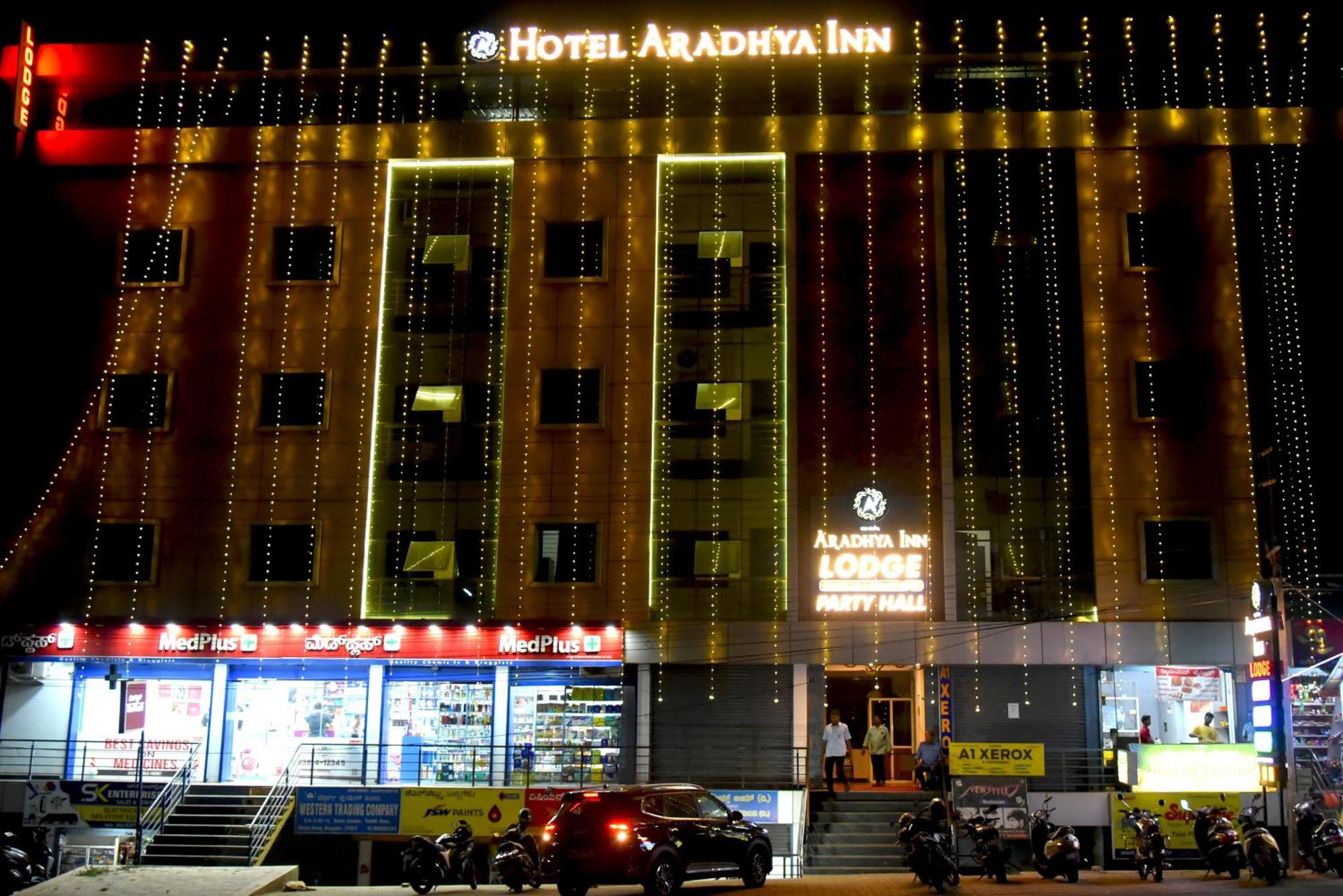 Hotel Aradhya Deralakatte