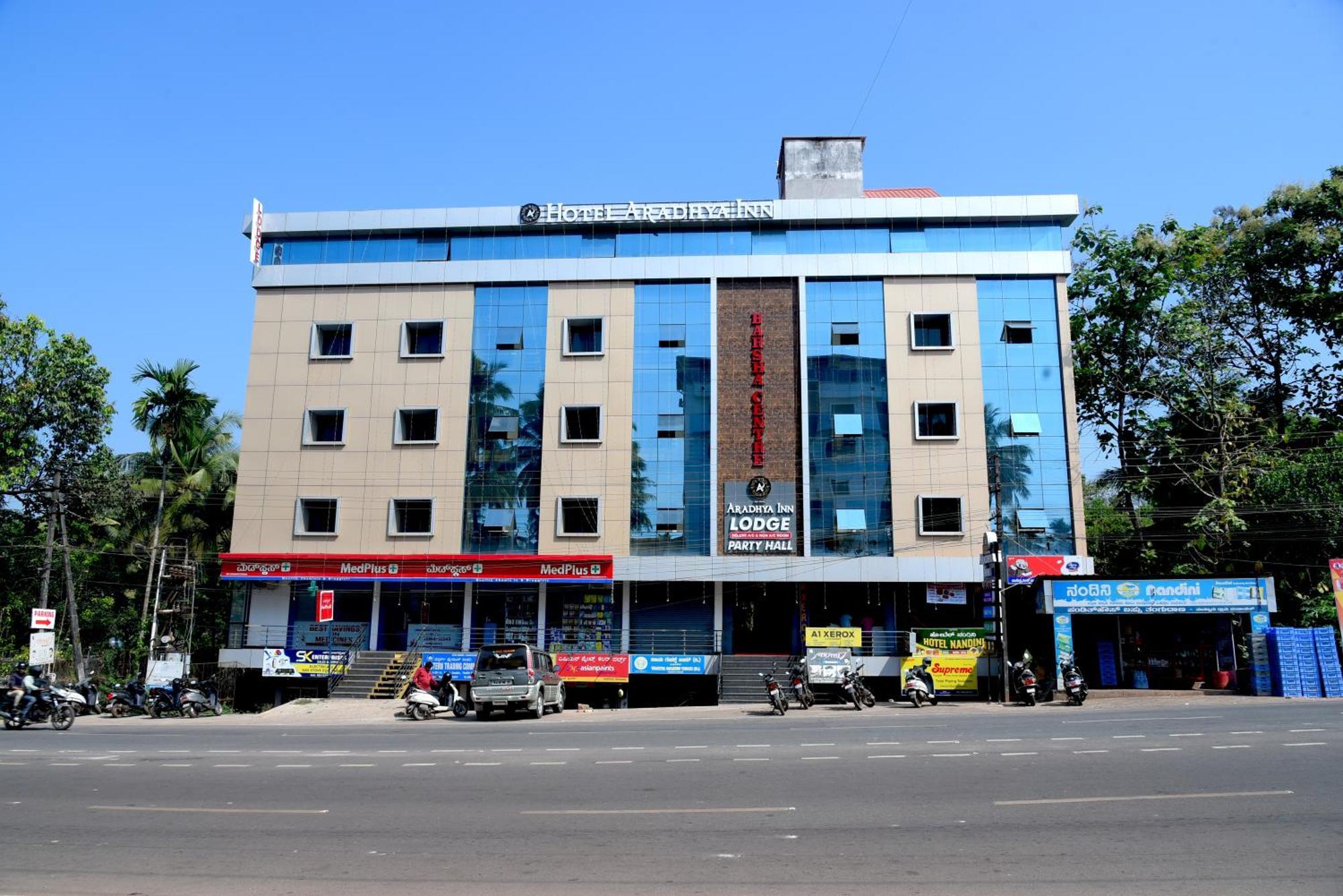 Hotel Aradhya Deralakatte 2*