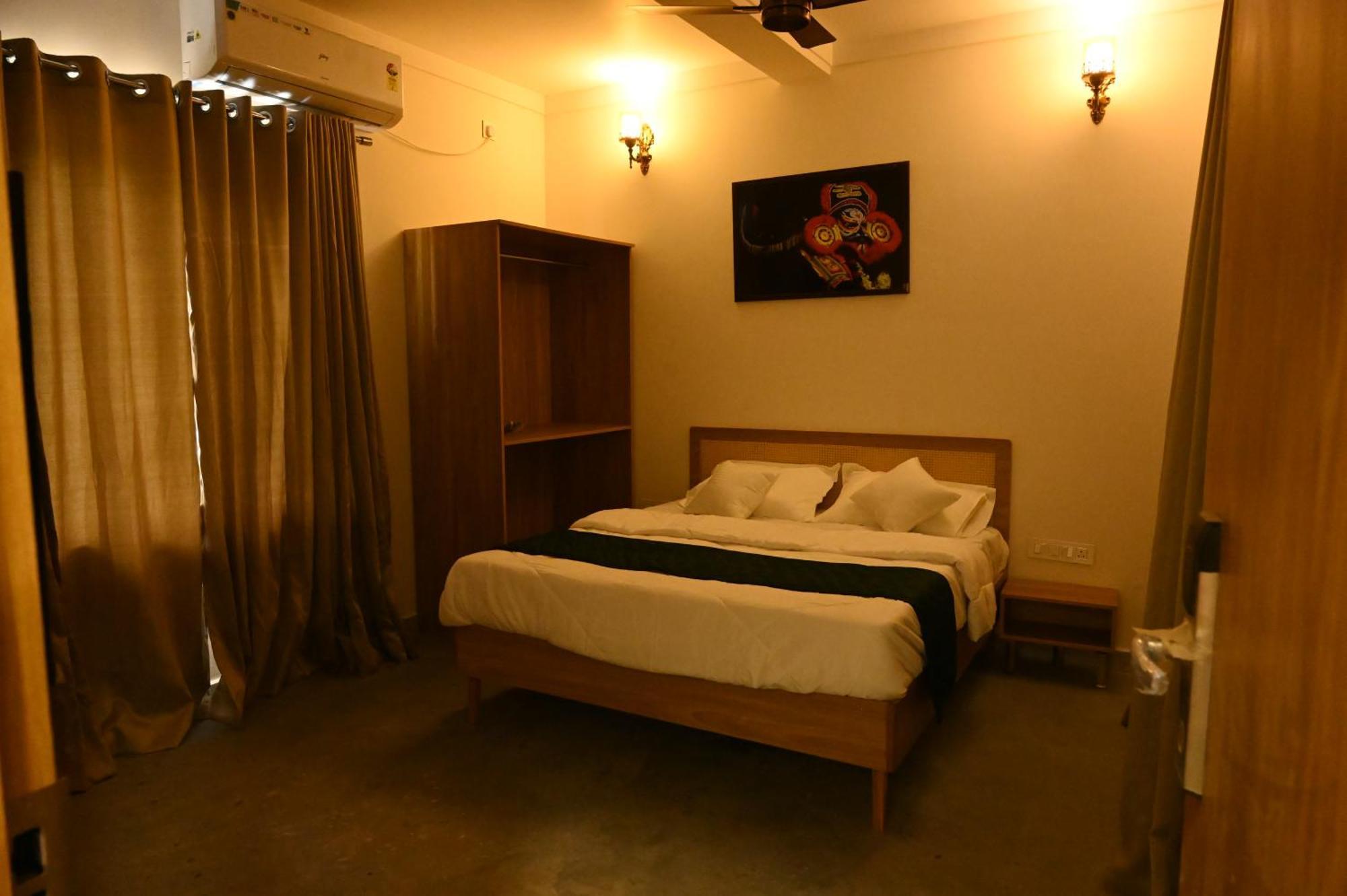 Saroja By Monarch Hotel