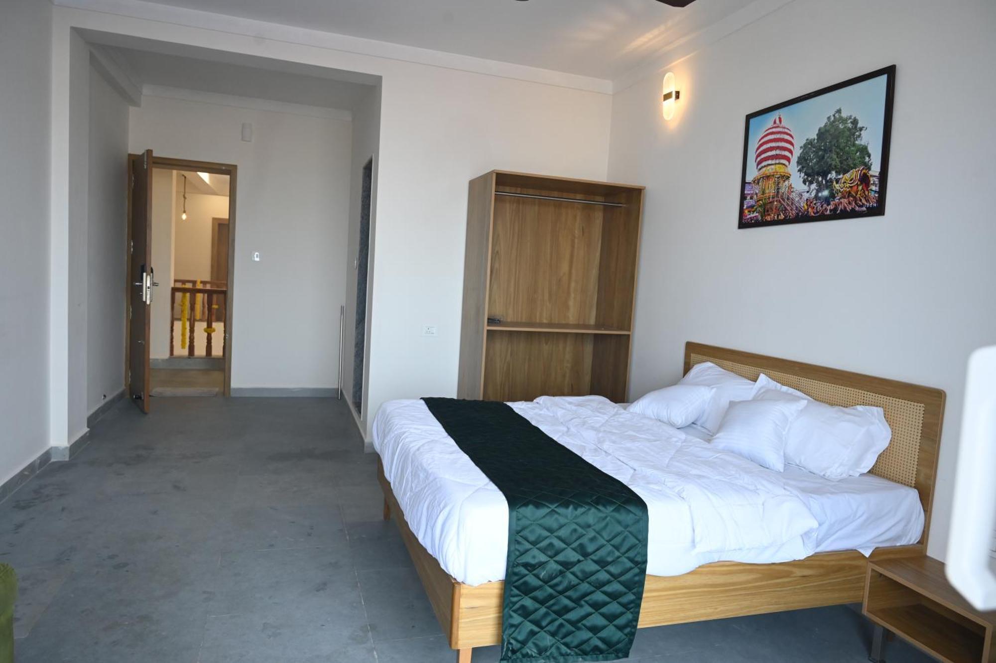 Saroja By Monarch 3* Mangalore