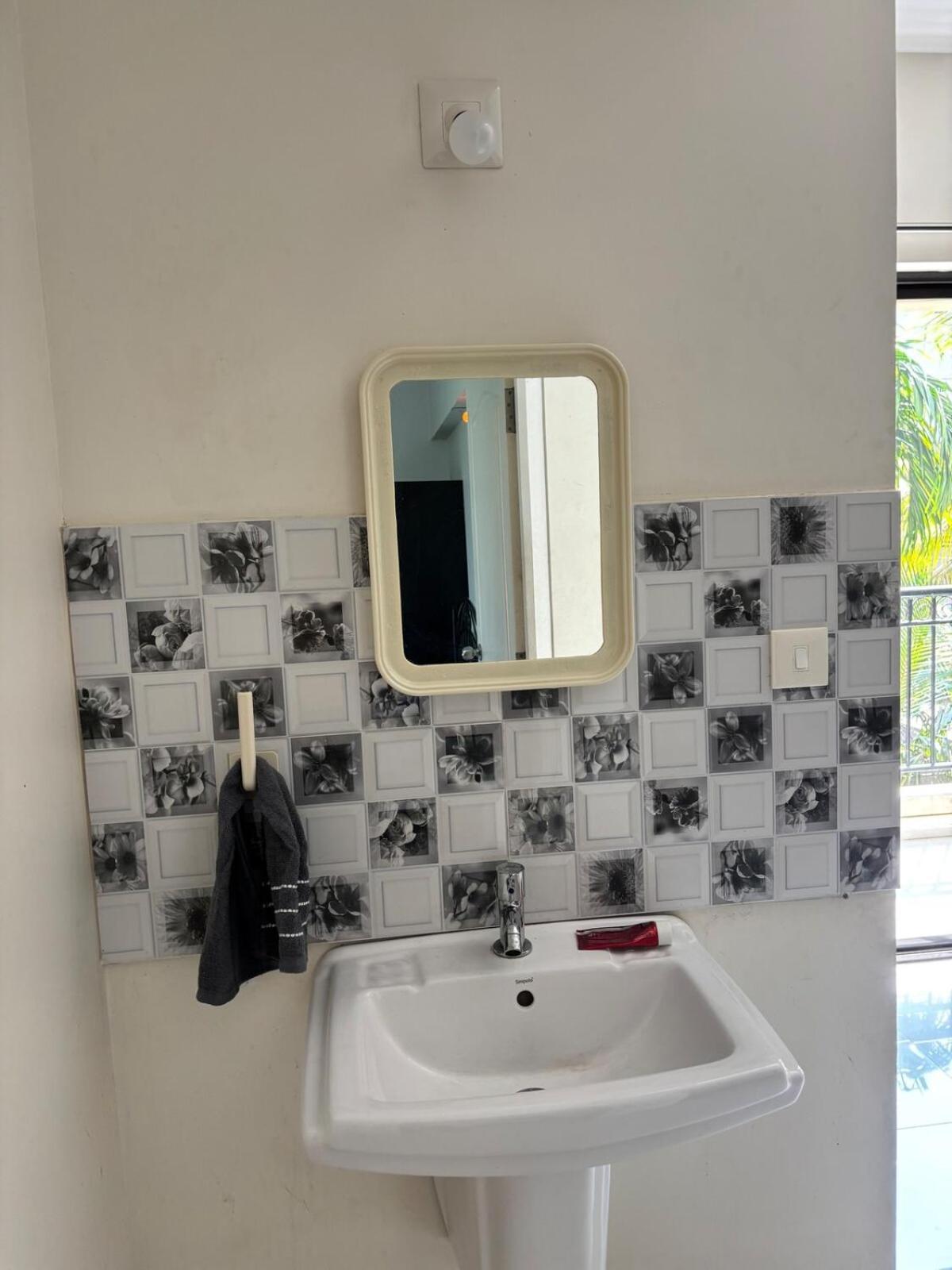 Spacious 3bhk For A Perfect Apartment