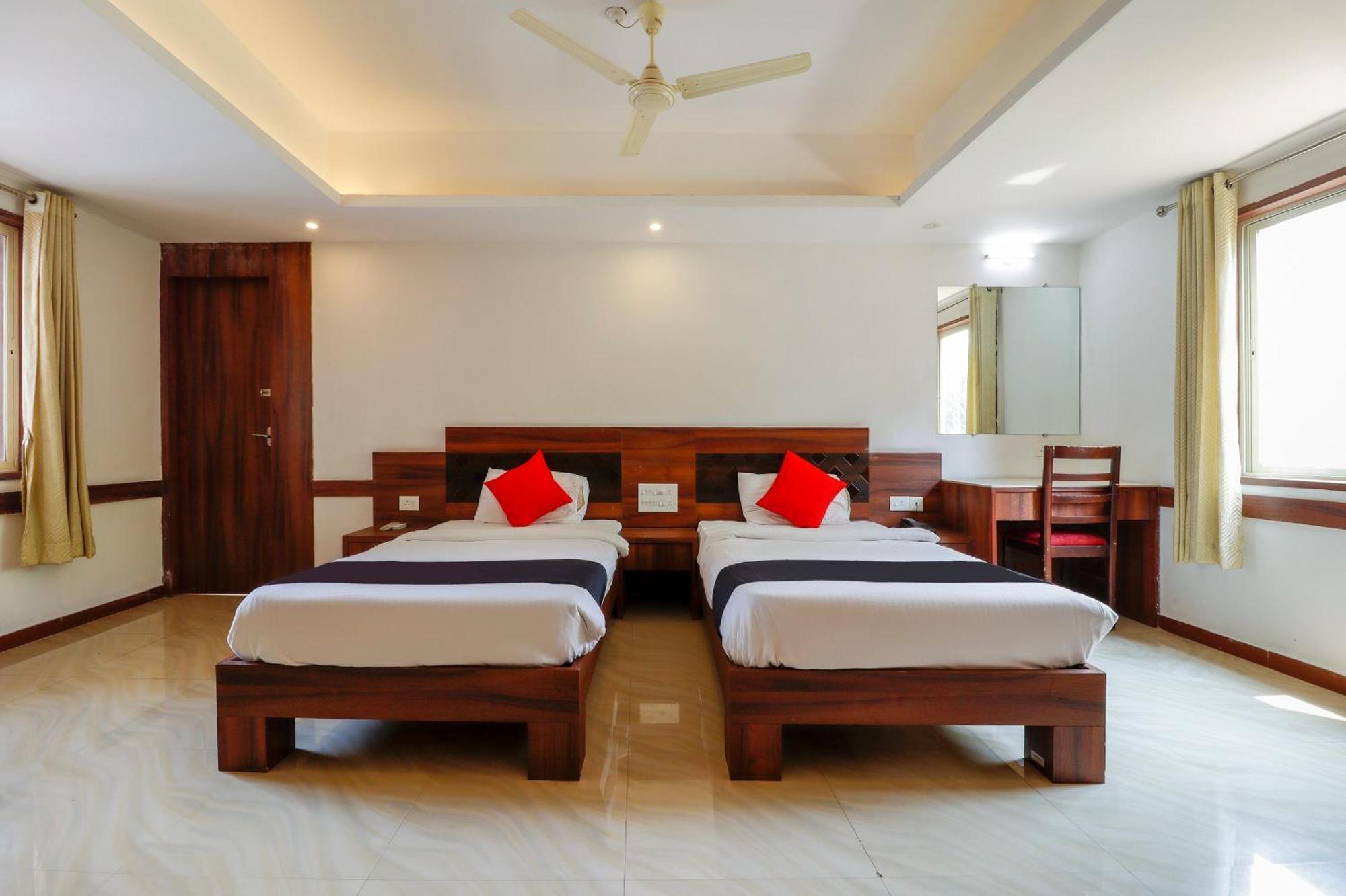 Hotel Capital O Sai Arya Residency 3*