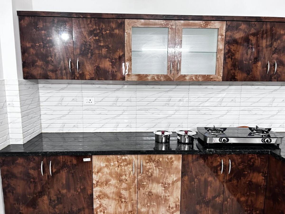 2-3 Bhk Furnished Flat With Amenities Apartment *