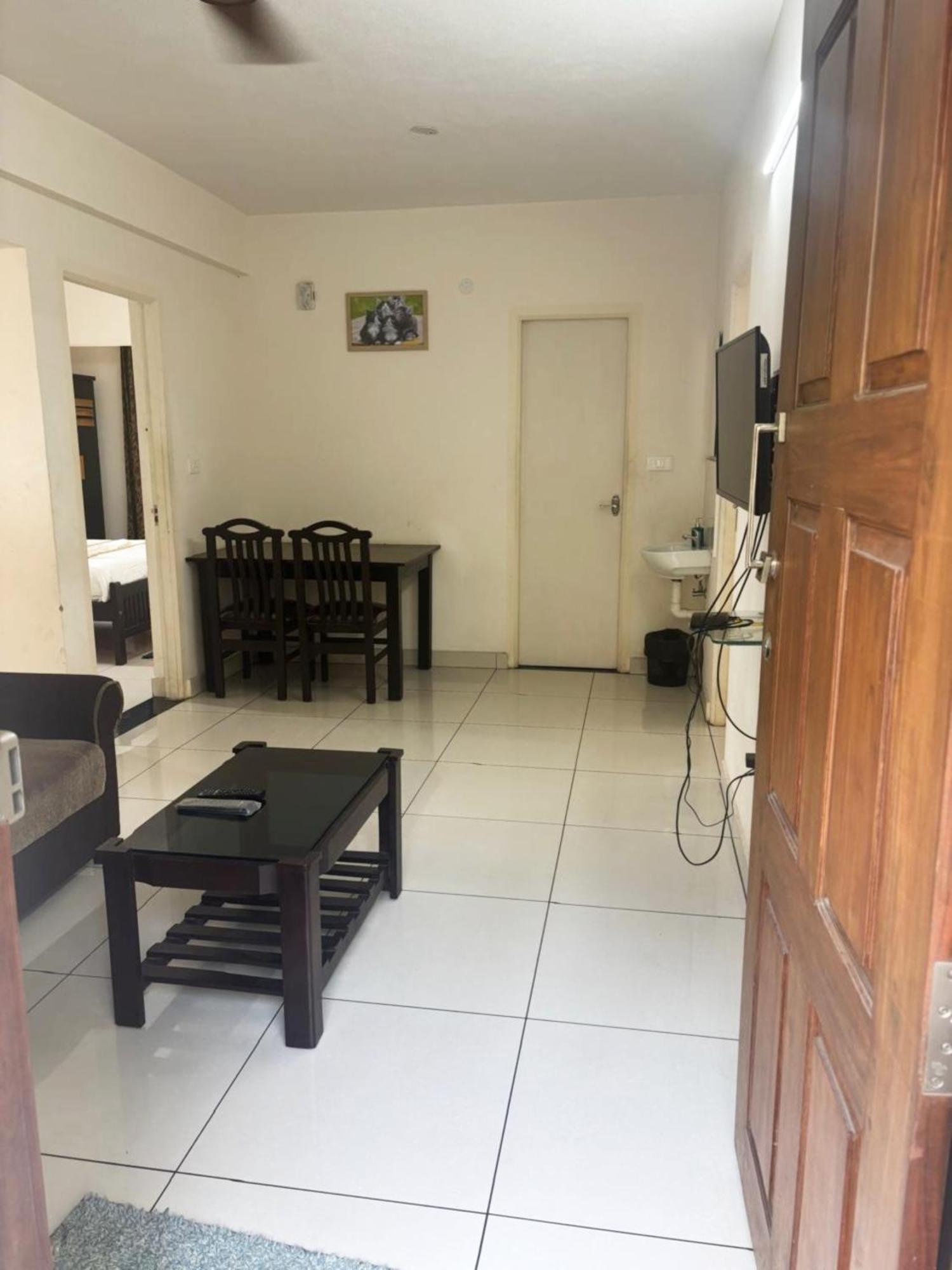 Esha - Apartment