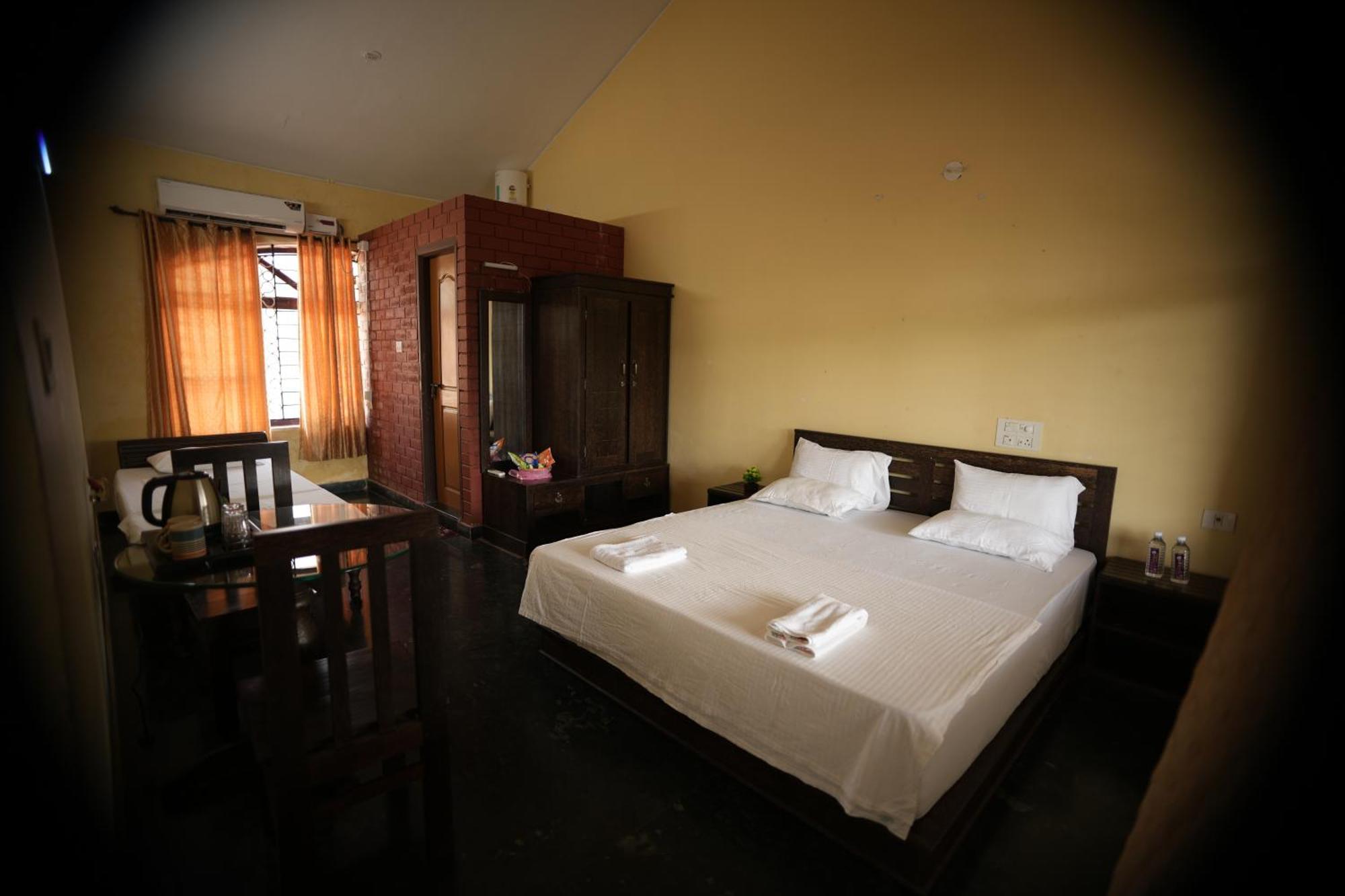 Hotel Manasa Water Park And Mangalore
