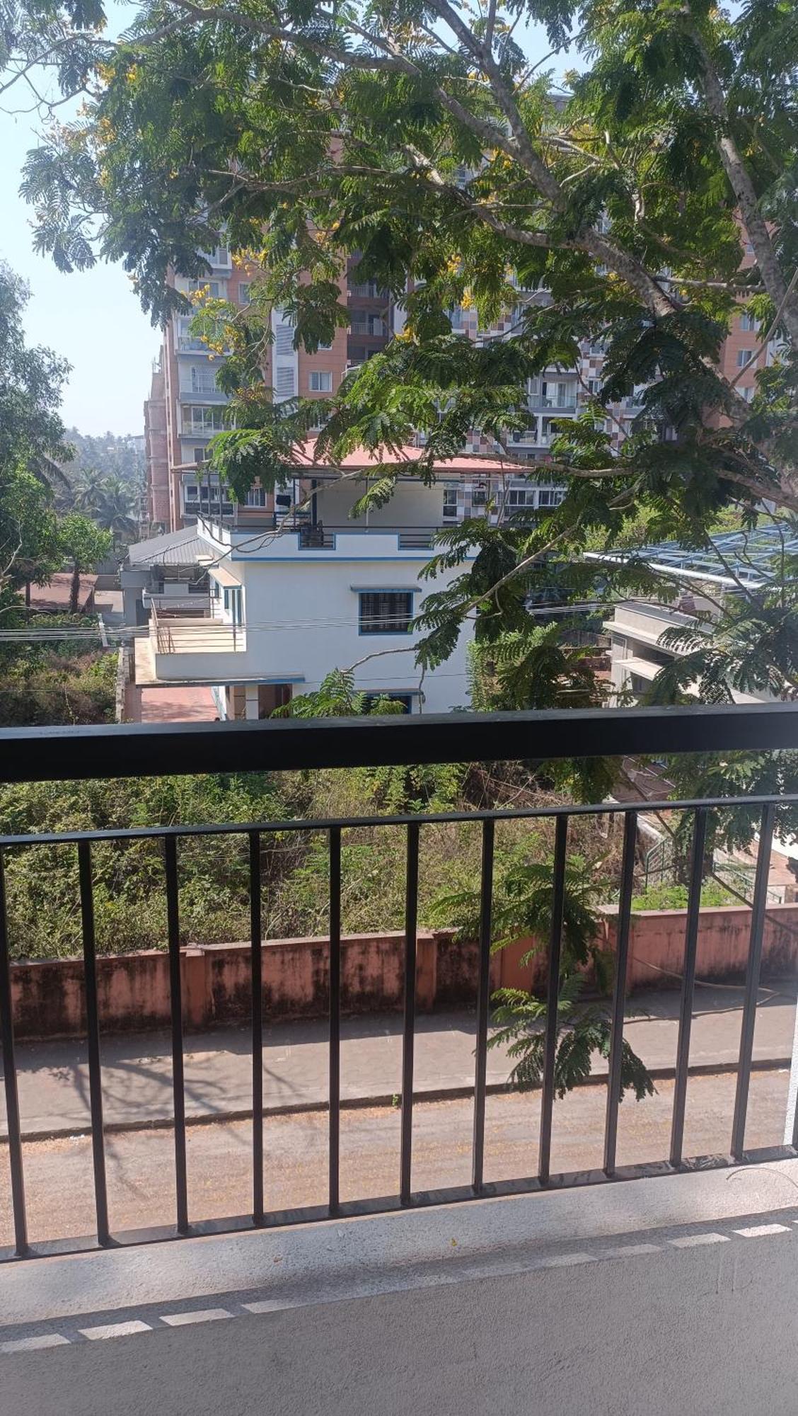 Lotus Rovin Apartment