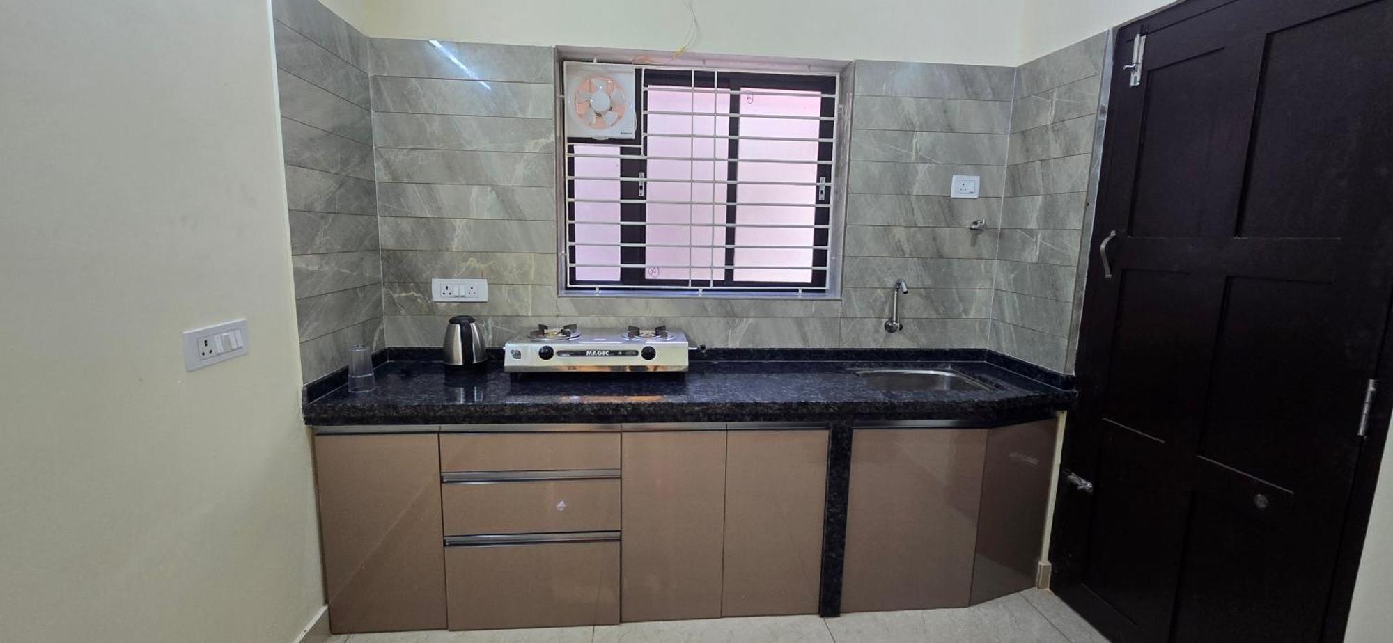 Silent View Service Apartment *