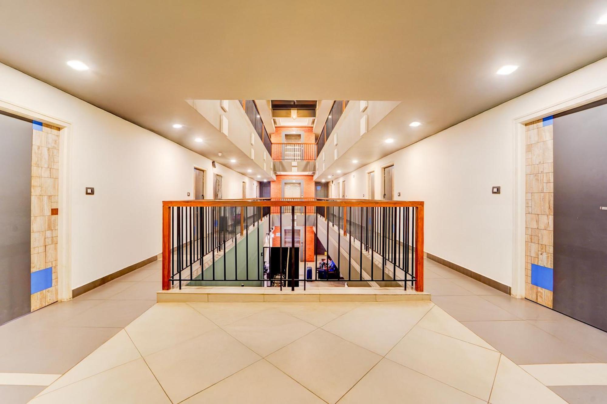 Super Townhouse Oak Hotel Mangalore