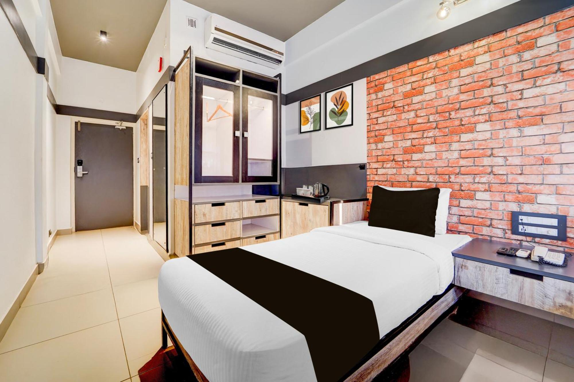 Super Townhouse Oak 3* Mangalore