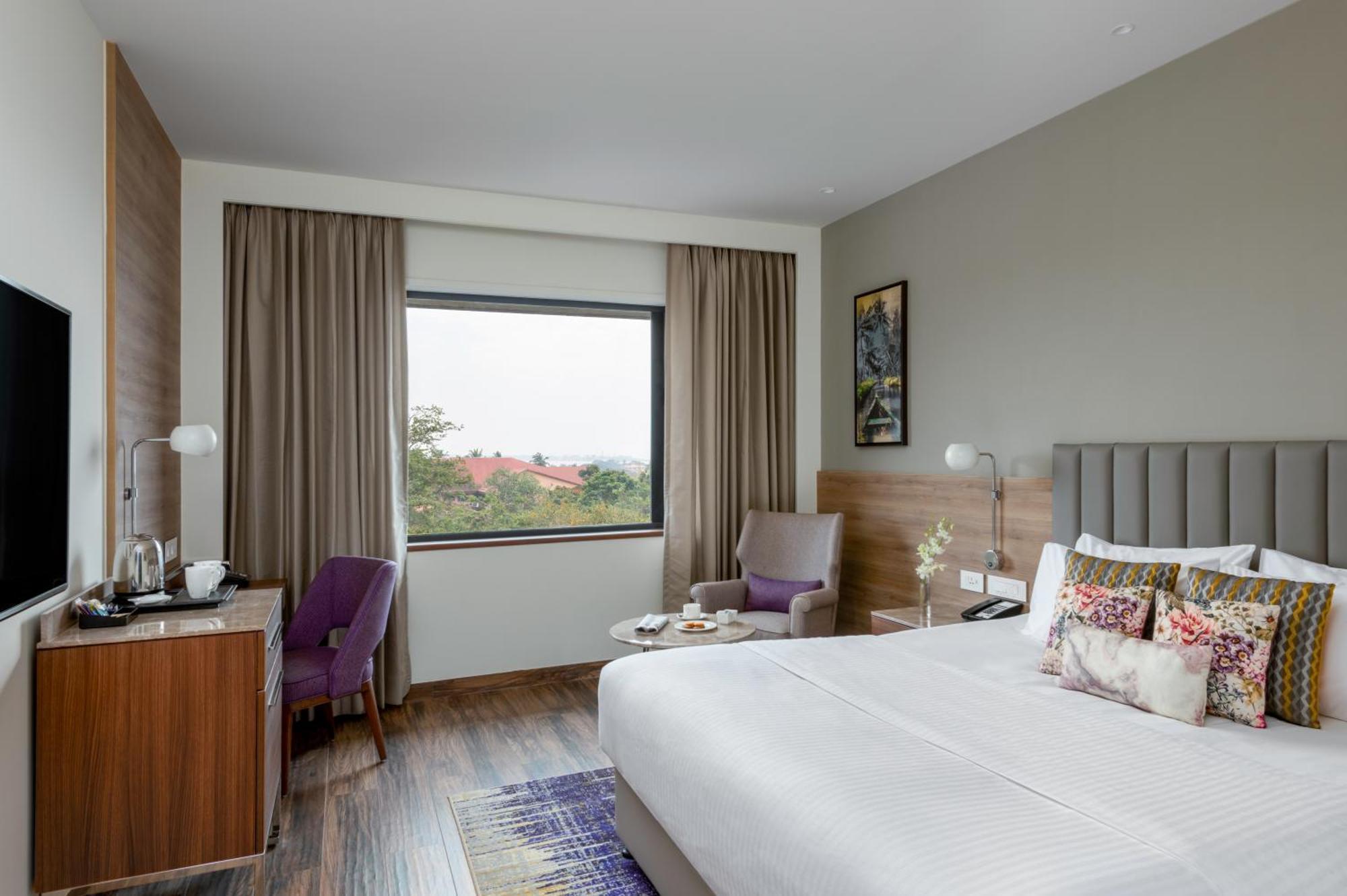 Hotel Vivanta Oldport Road - Formerly Known As Taj Manjarun