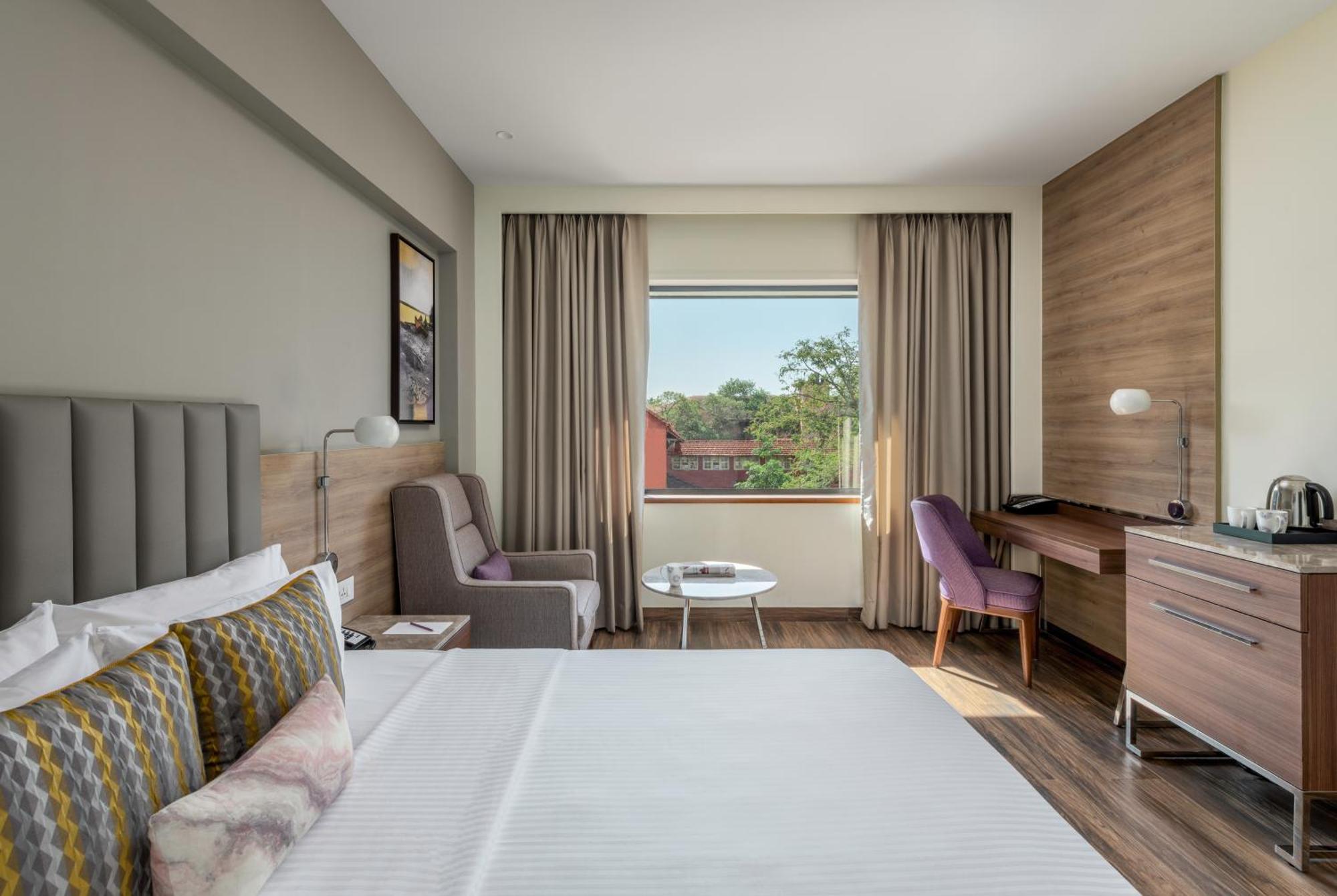 Vivanta Oldport Road - Formerly Known As Taj Manjarun Hotel