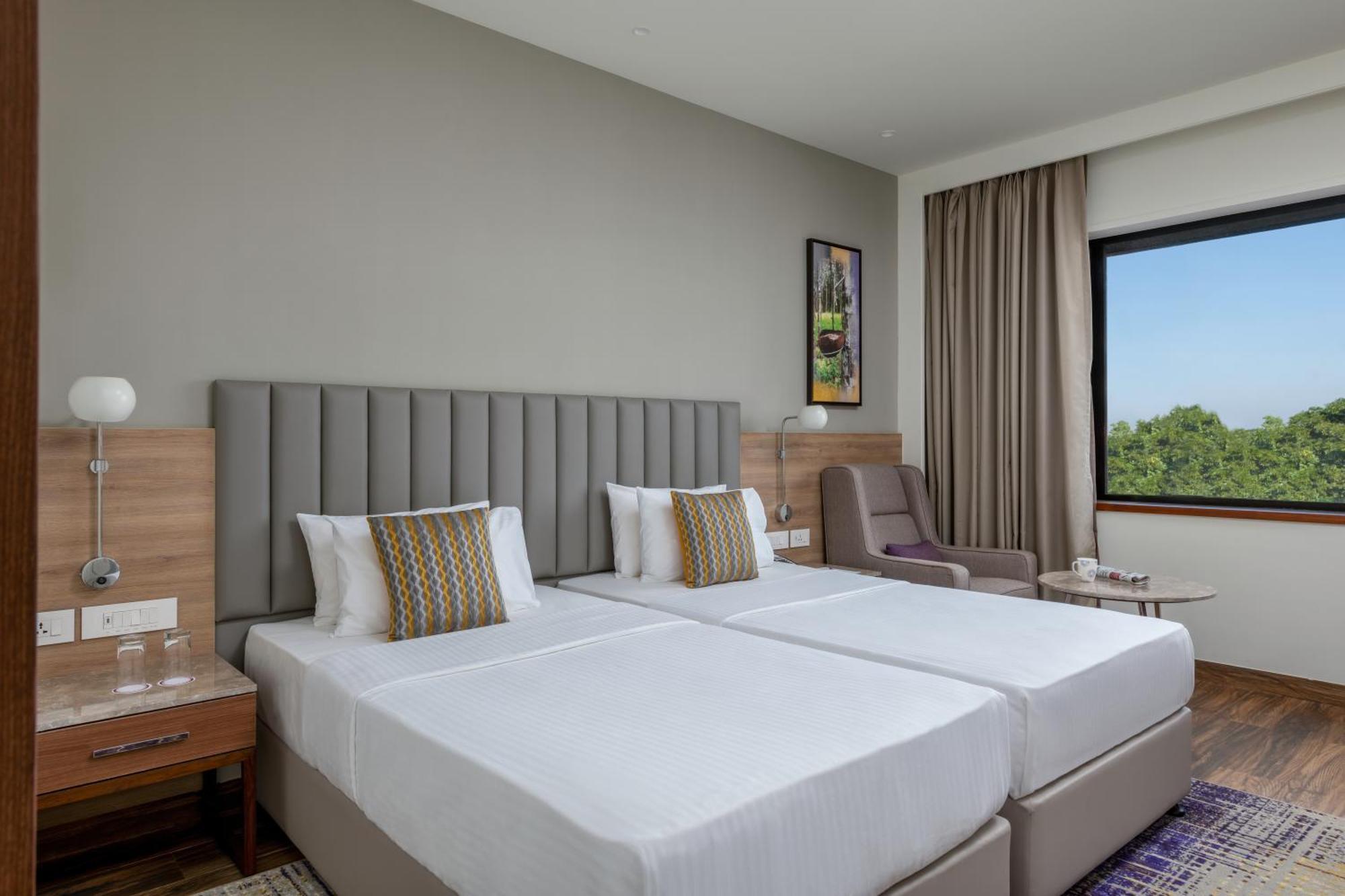 Hotel Vivanta Oldport Road - Formerly Known As Taj Manjarun 4*