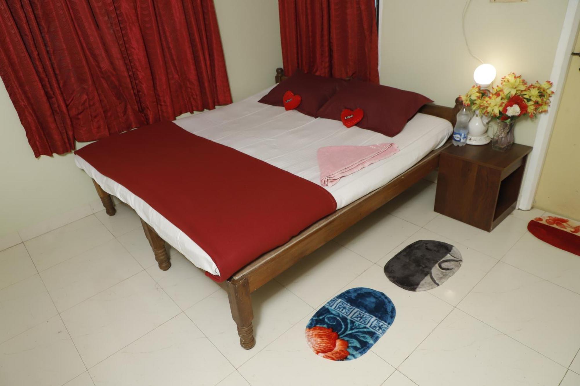 Party Friendly Homestay In Holiday home