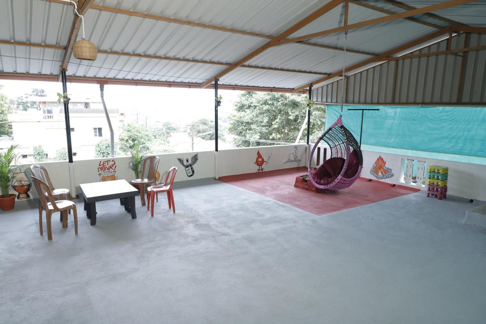 Party Friendly Homestay In Holiday home