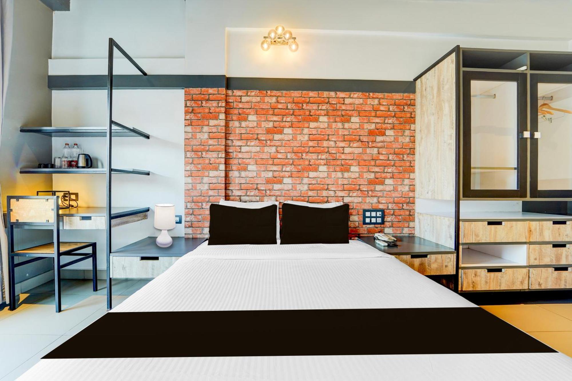 Super Townhouse Oak