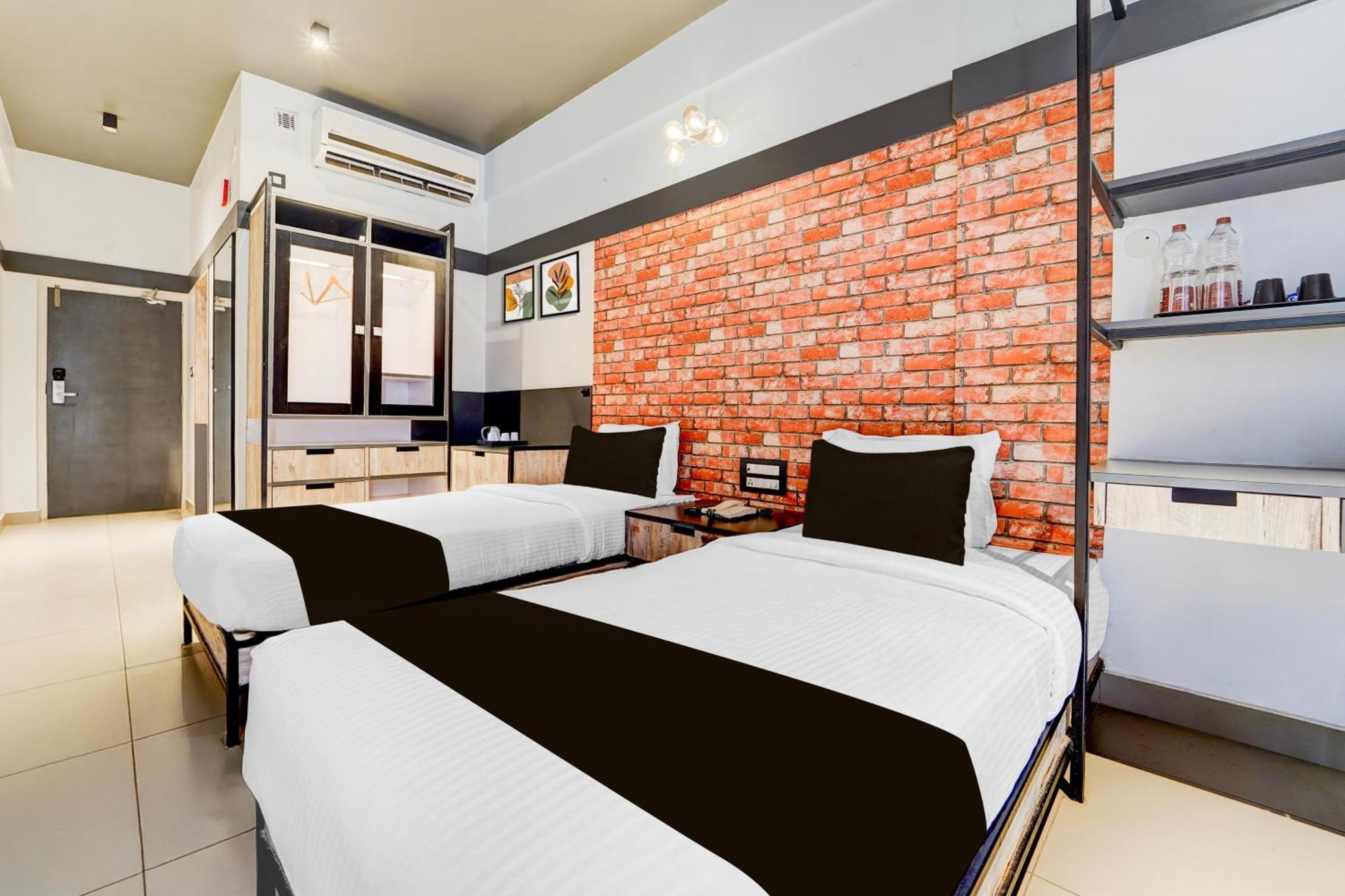 Super Townhouse Oak Hotel 3*
